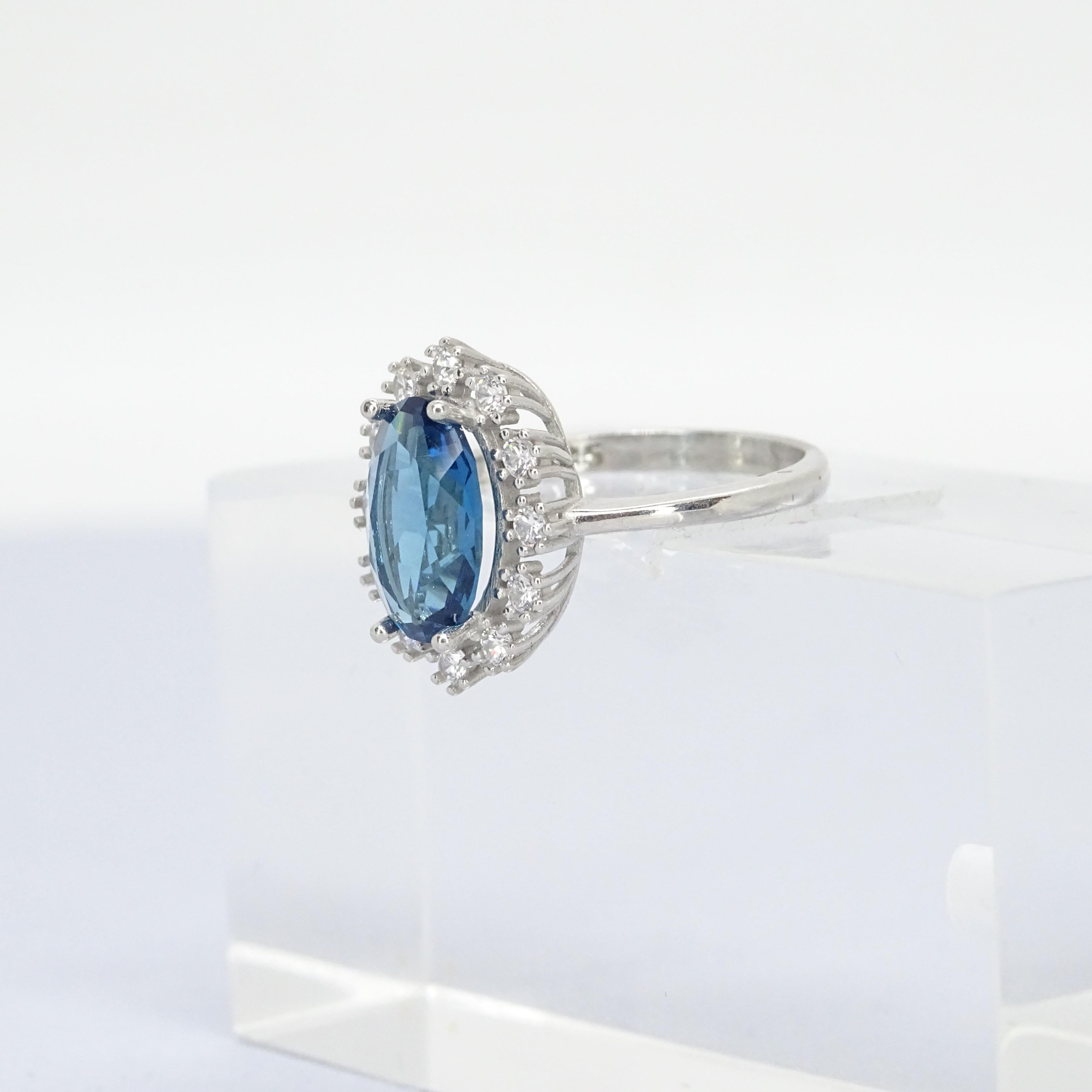 Italian Ring with sapphire root, 925 sterling silver and zircons For Sale 4