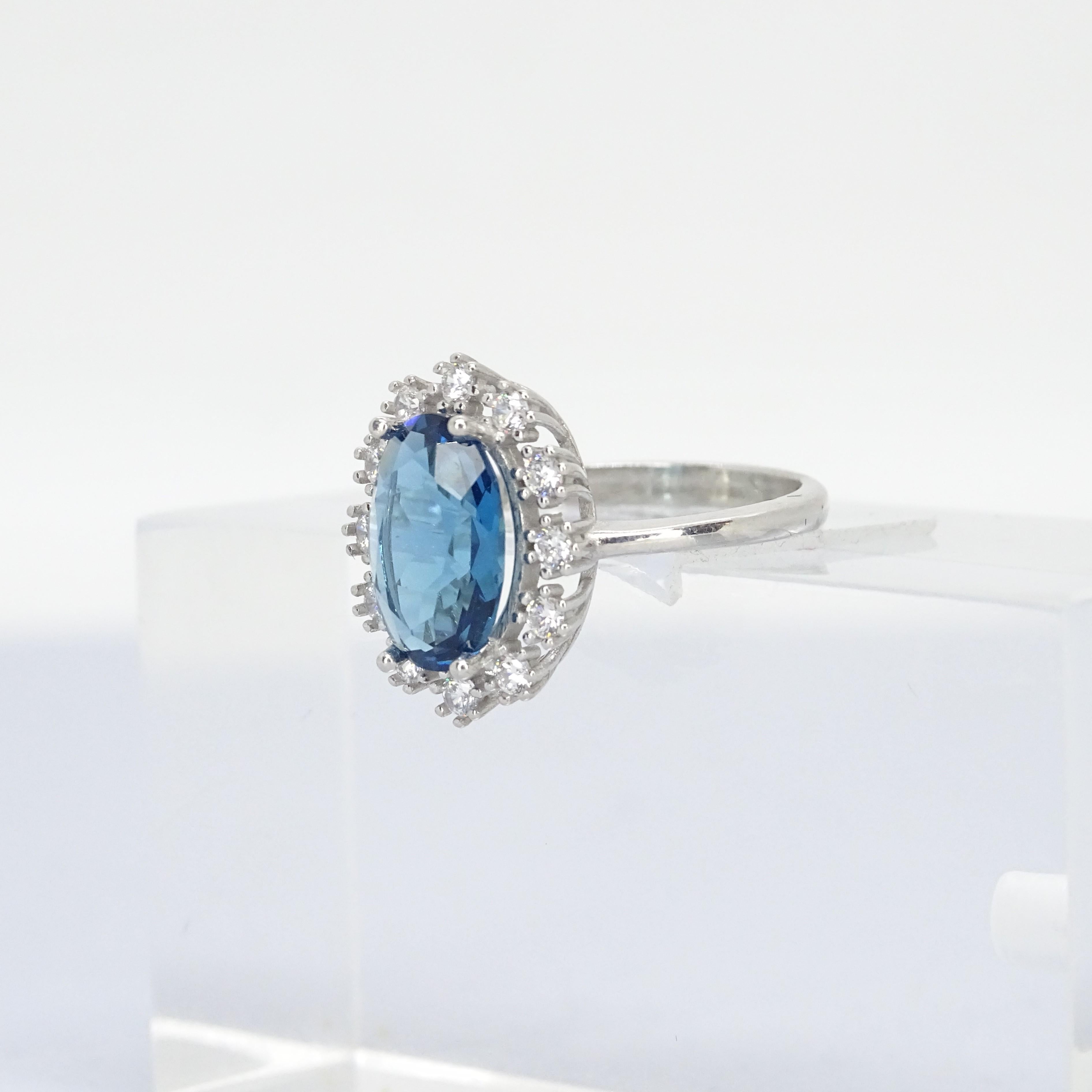 Italian Ring with sapphire root, 925 sterling silver and zircons For Sale 5
