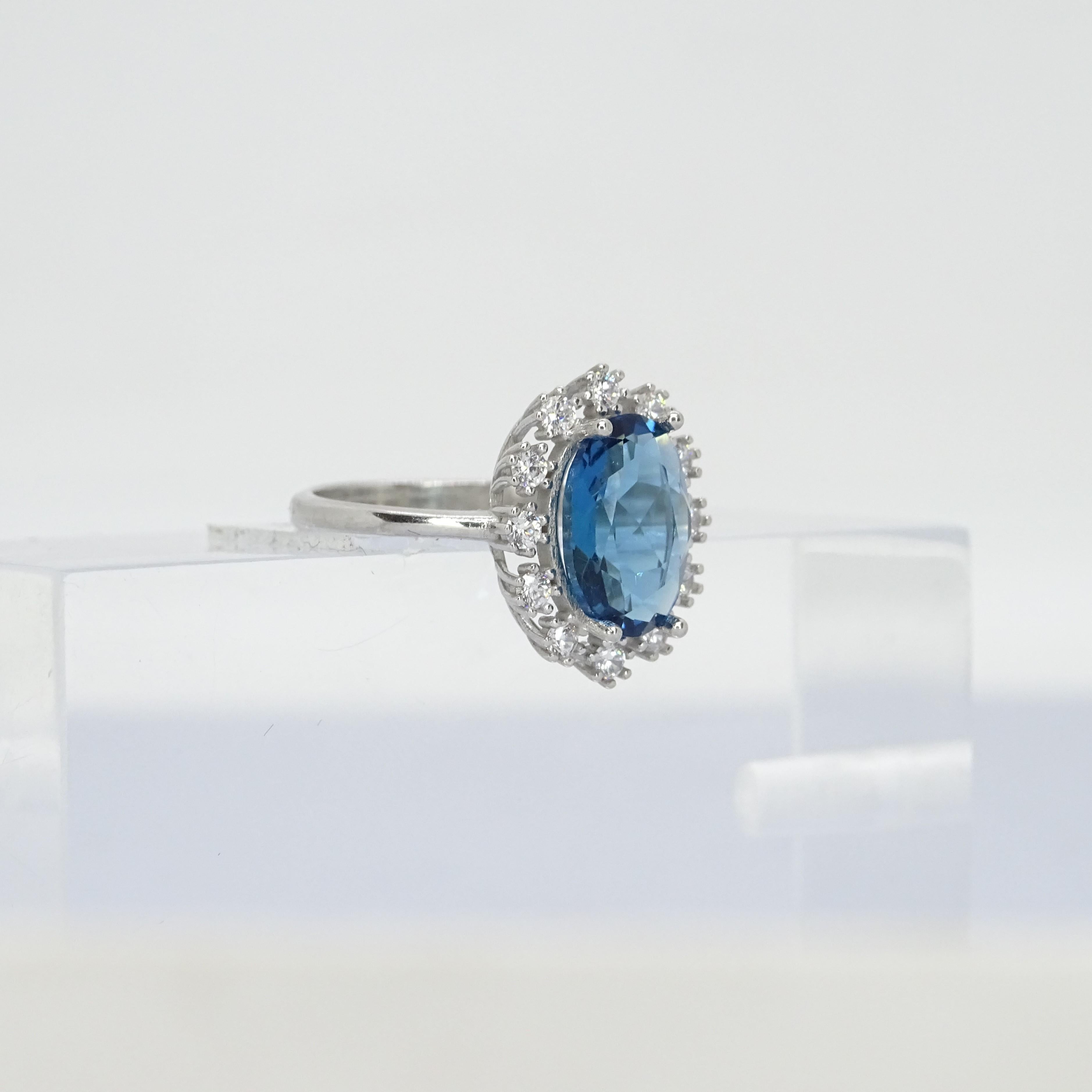Italian Ring with sapphire root, 925 sterling silver and zircons For Sale 1