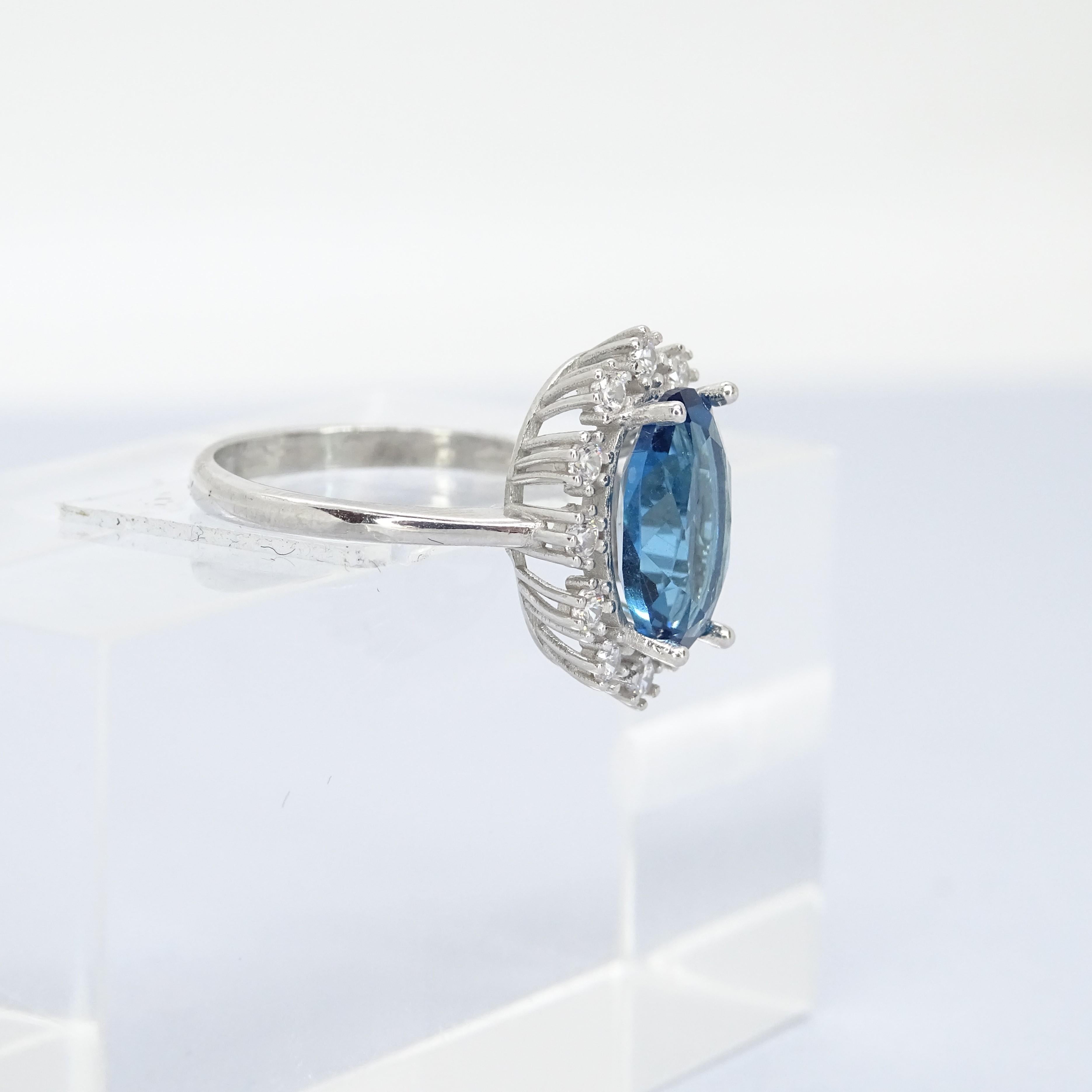 Italian Ring with sapphire root, 925 sterling silver and zircons For Sale 3