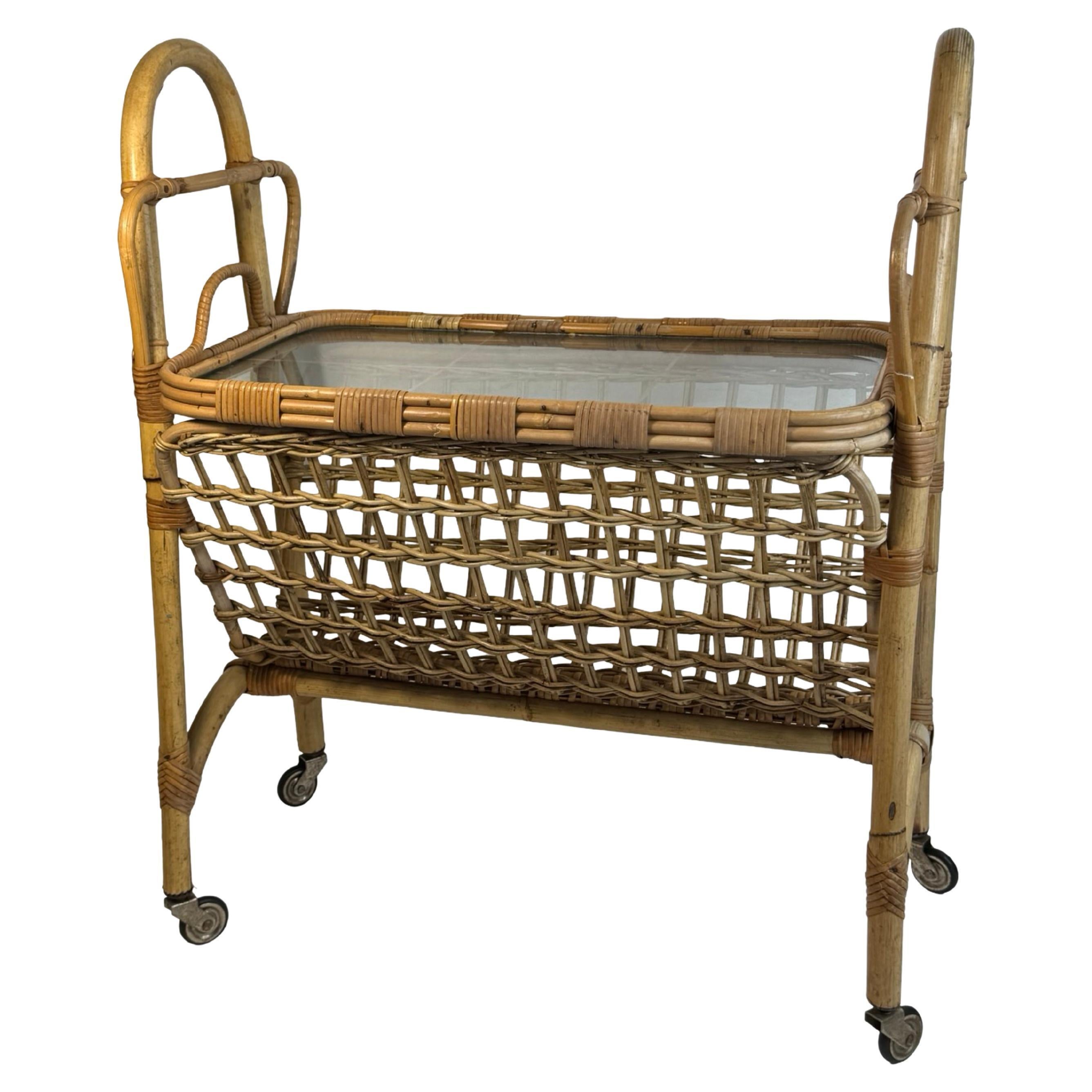 Chariot de bar en bambou et rotin de la Riviera italienne Chariot de service, porte-revues, années 1950 en vente