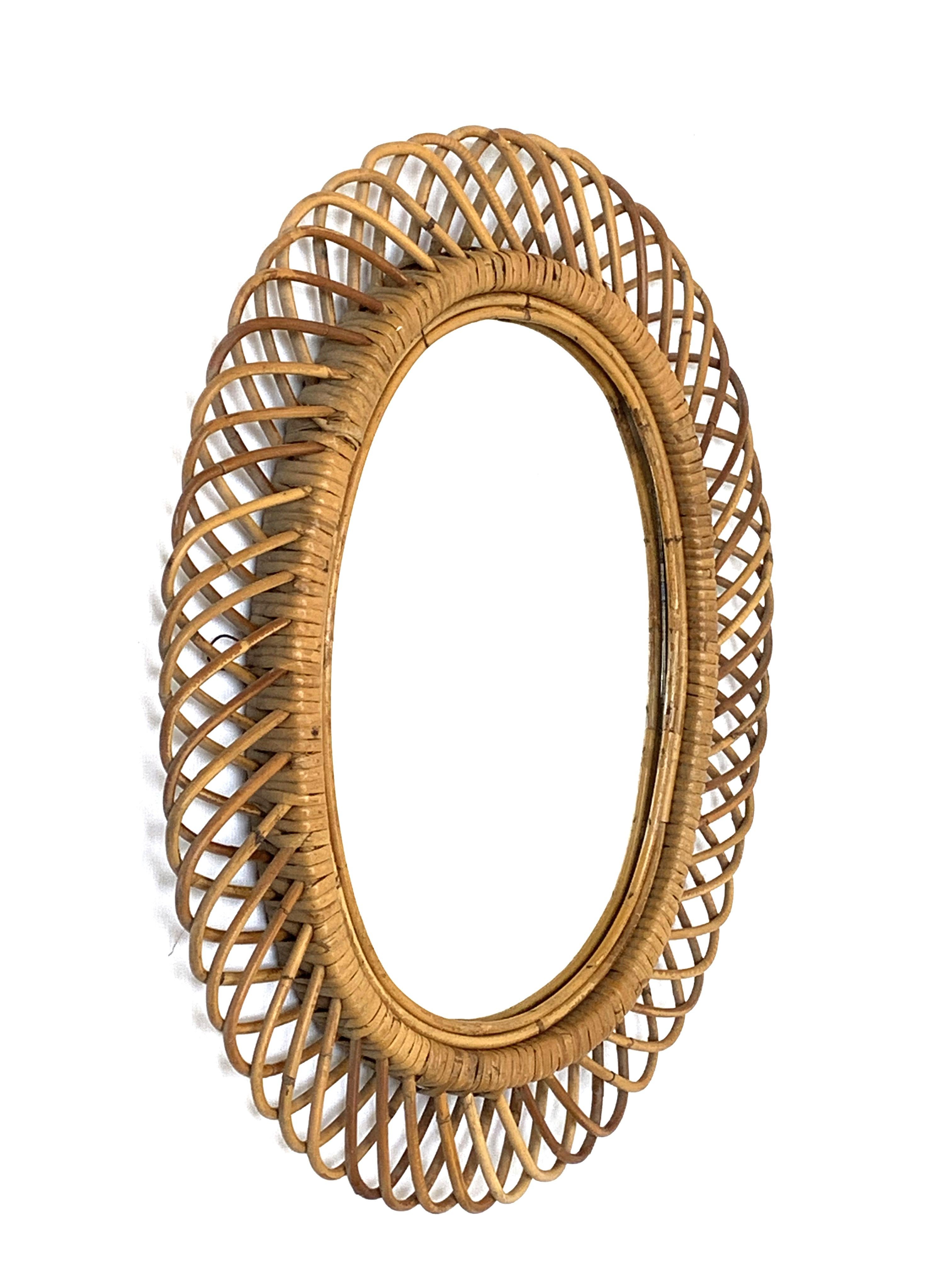 Midcentury French Riviera Rattan and Bamboo Italian Oval Mirror, 1960s In Good Condition In Roma, IT