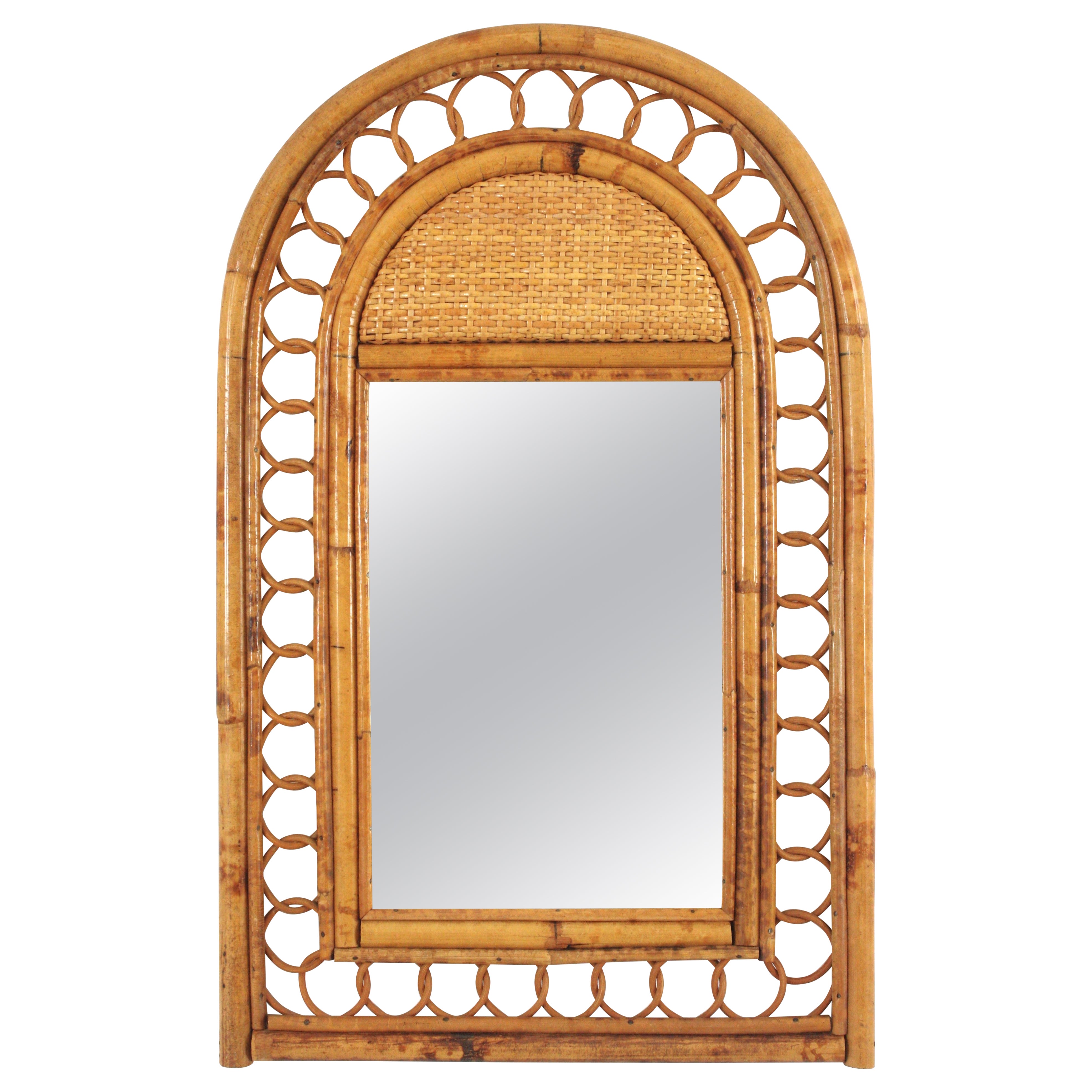 Specchio in rattan intrecciato Riviera Italiana con piano ad arco, anni '50