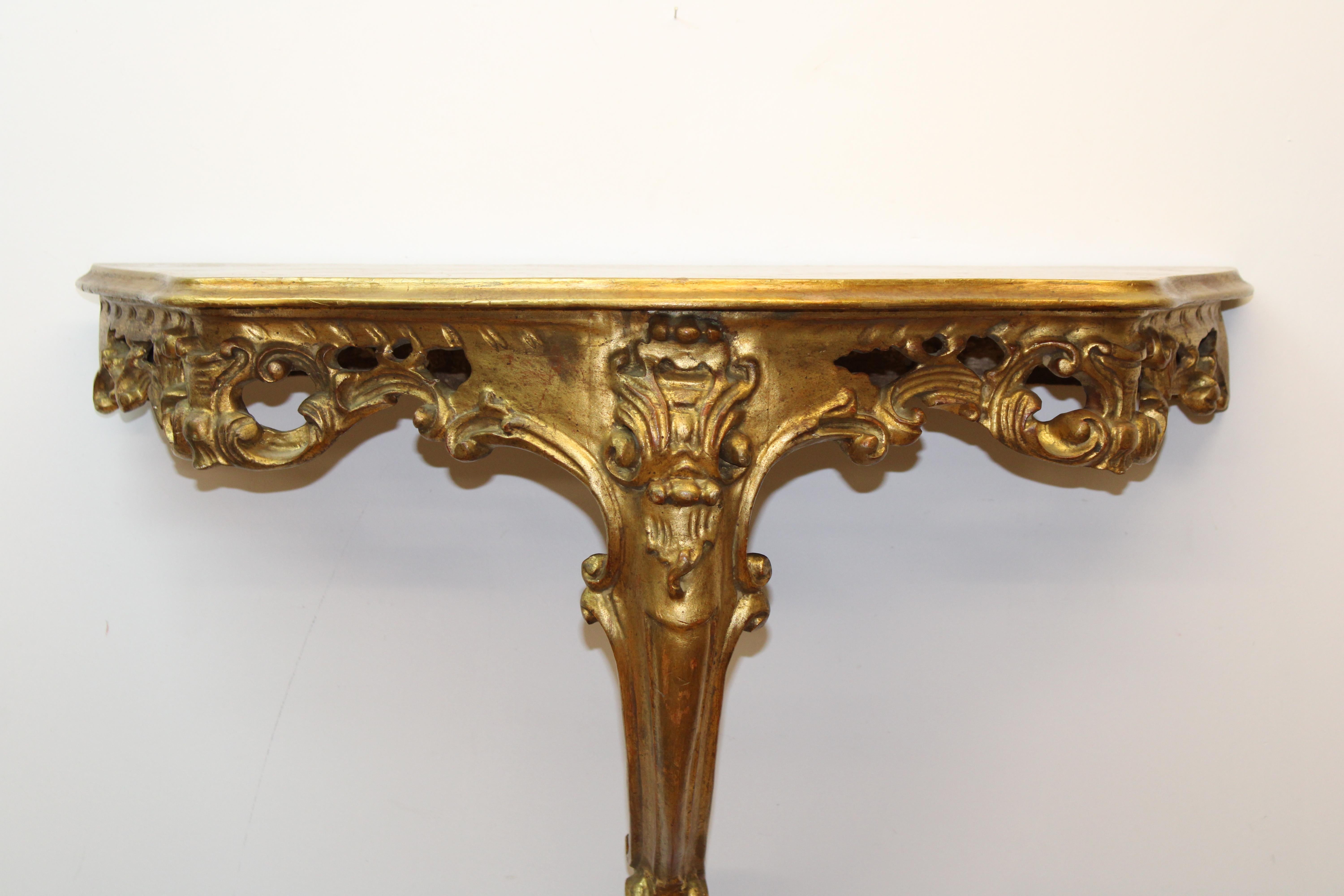 Italian Rocco Style Gilt Wall Mount In Good Condition In San Francisco, CA