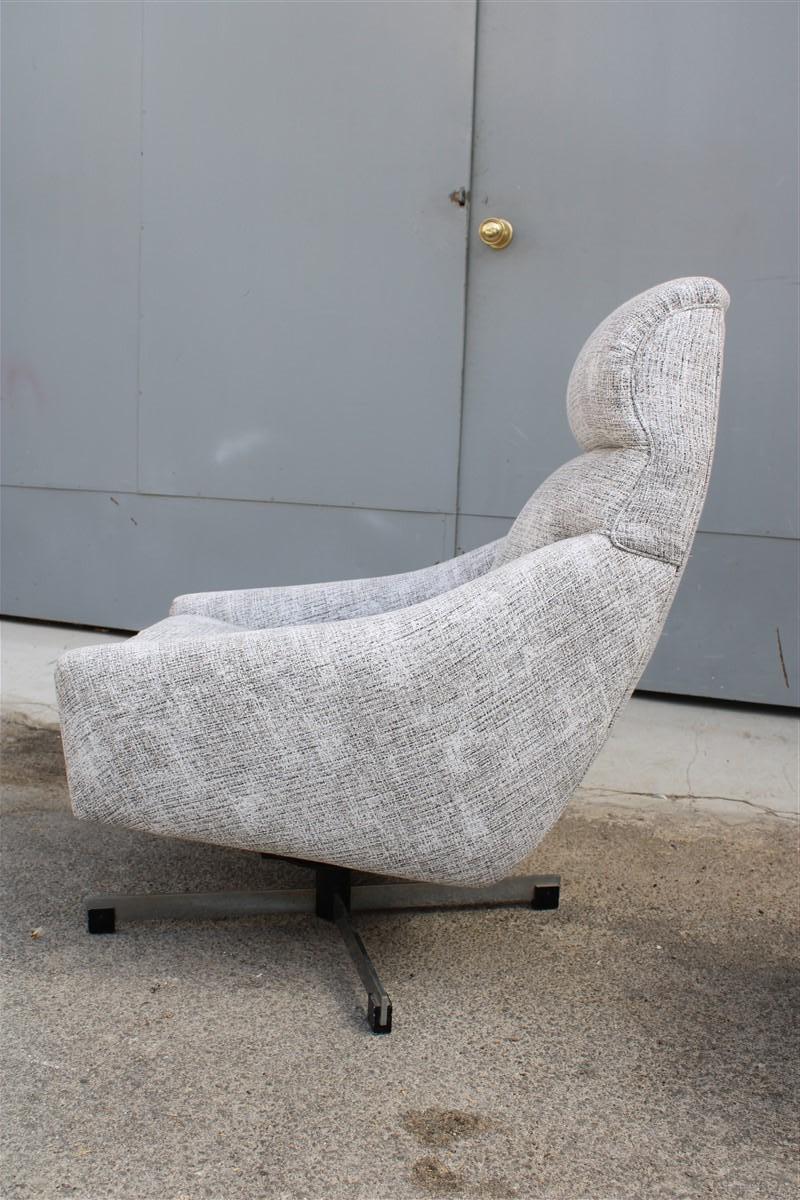 Italian rocking and swivel armchair from 1970 in fabric and metal For Sale 10