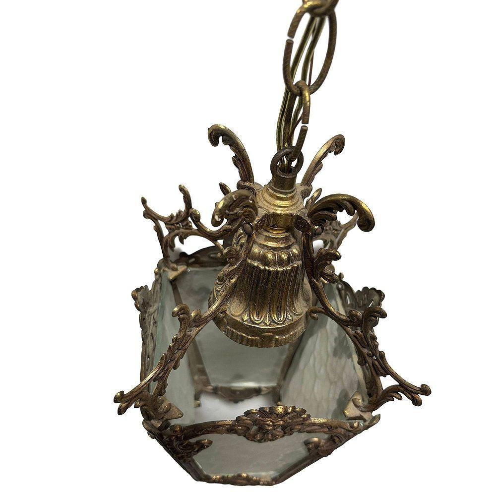 Lámpara colgante de latón estilo rococó italiano mediados del siglo XX en venta