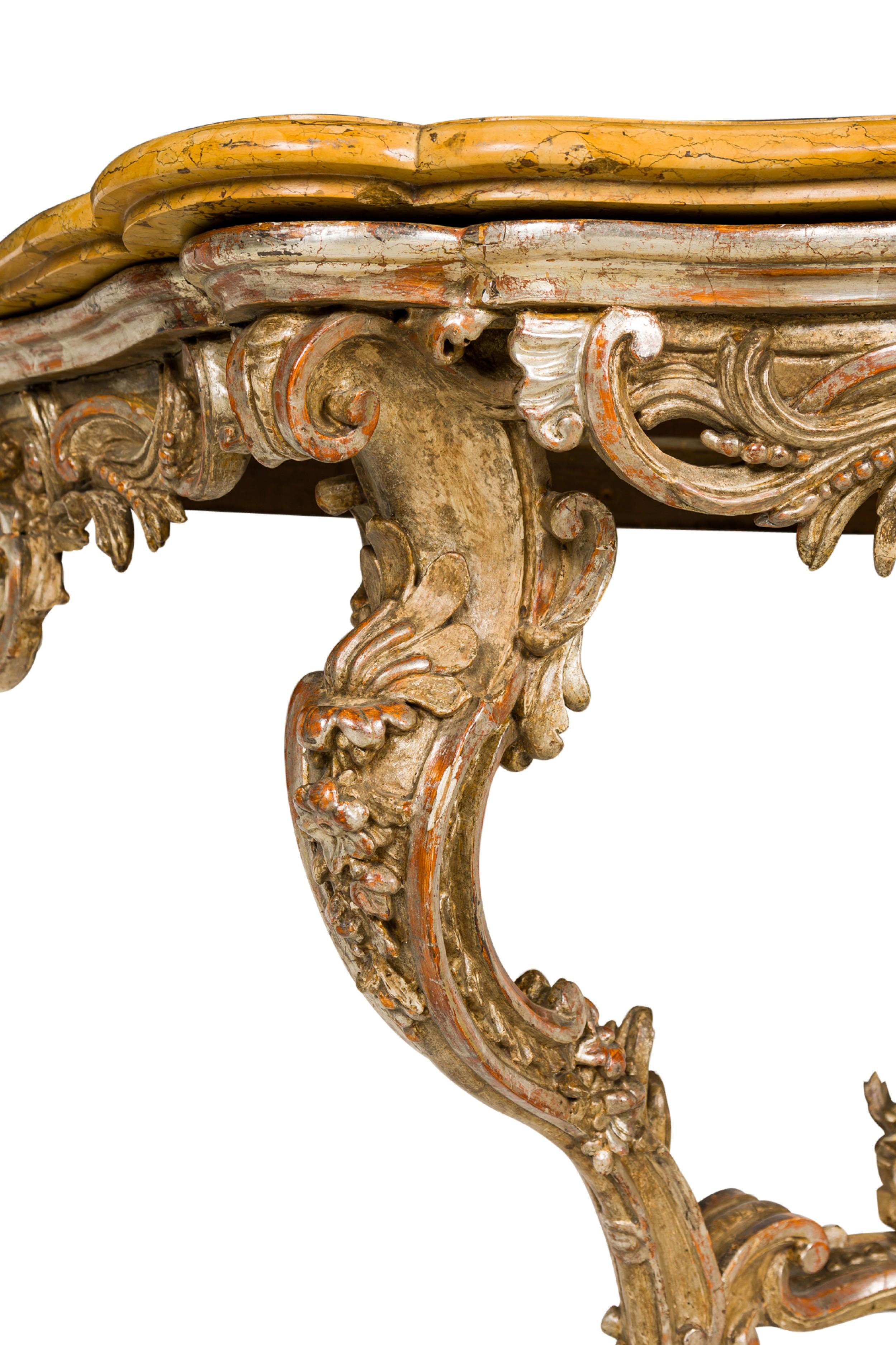 XVIIIe siècle et antérieur Console rococo italienne du 18ème siècle en argent doré et marbre en vente