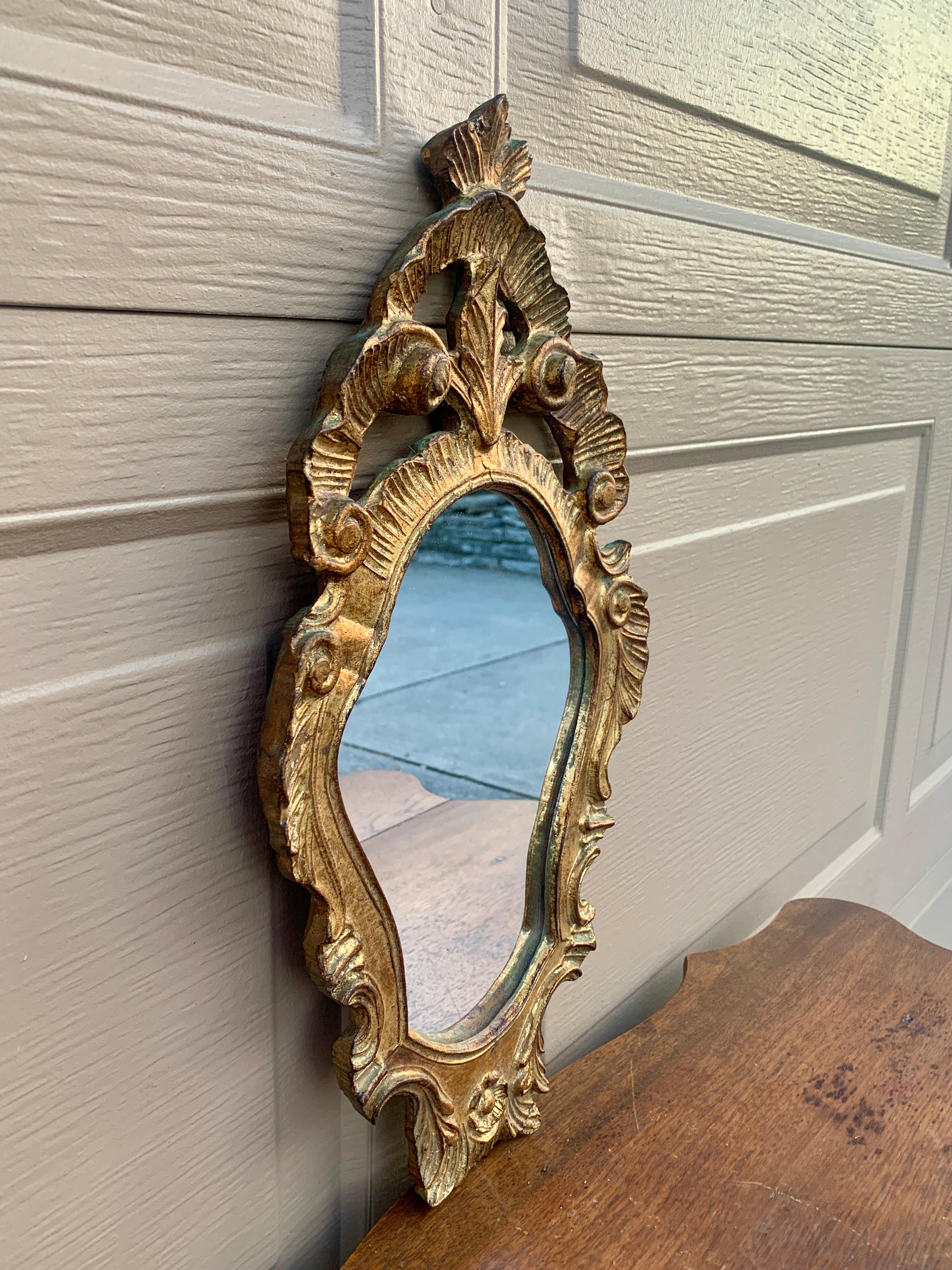 Miroir italien rococo baroque en bois doré Bon état - En vente à Elkhart, IN