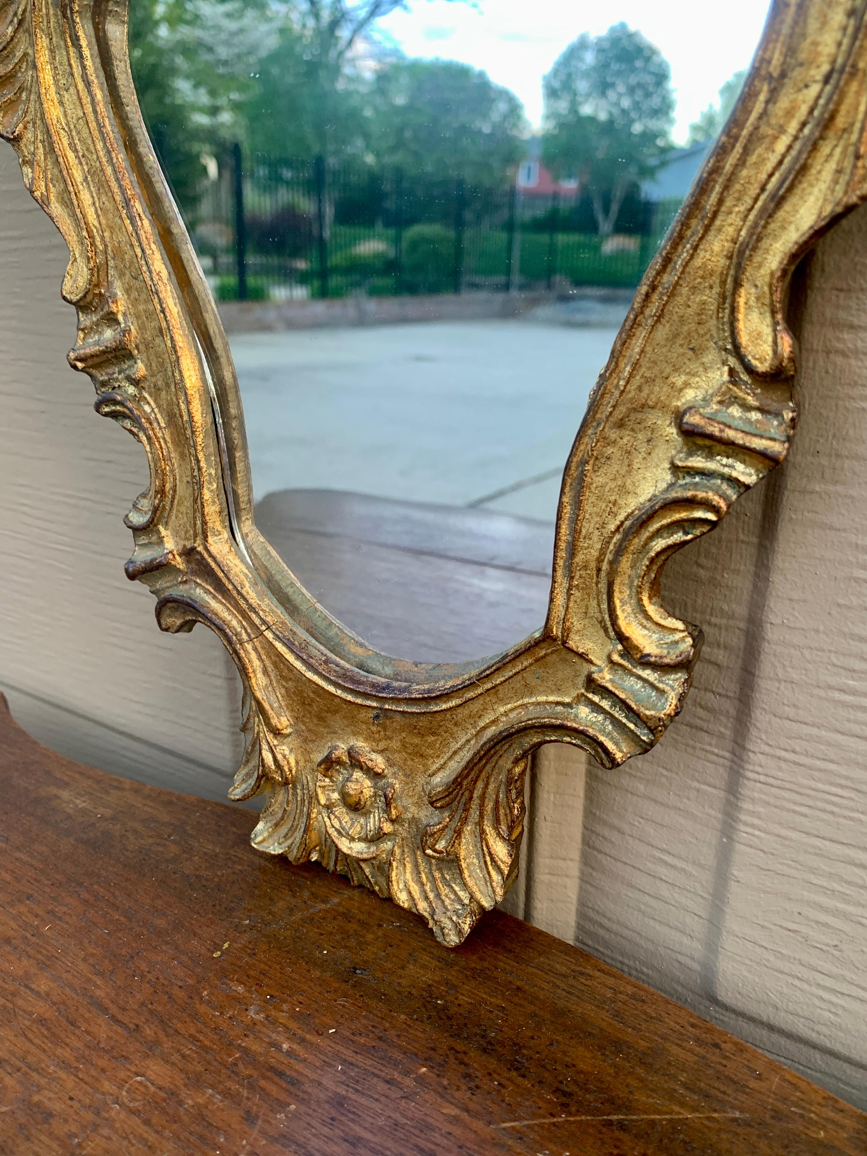 Miroir italien rococo baroque en bois doré en vente 1