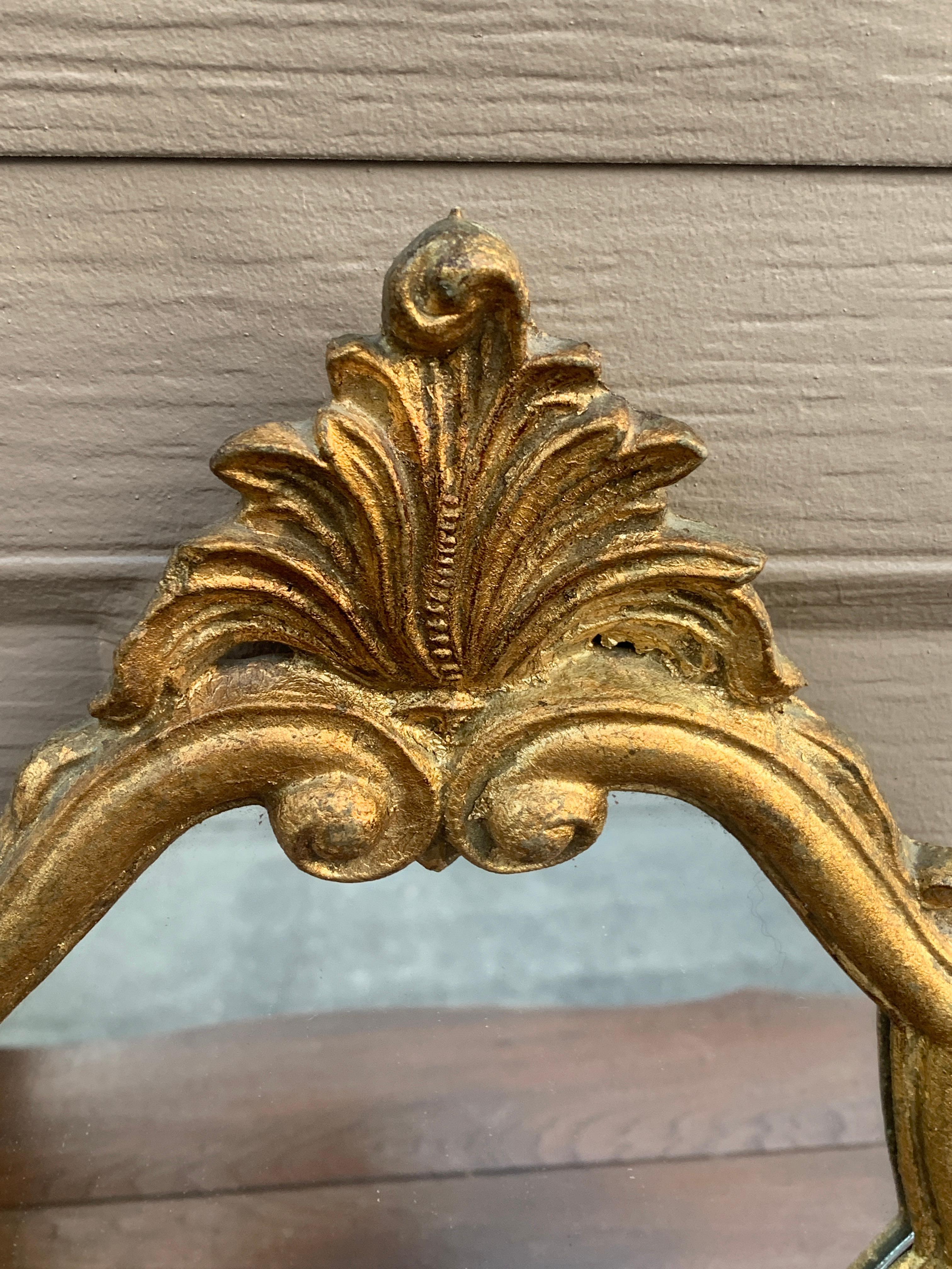 Italiano Specchio da parete in legno dorato rococò barocco italiano in vendita