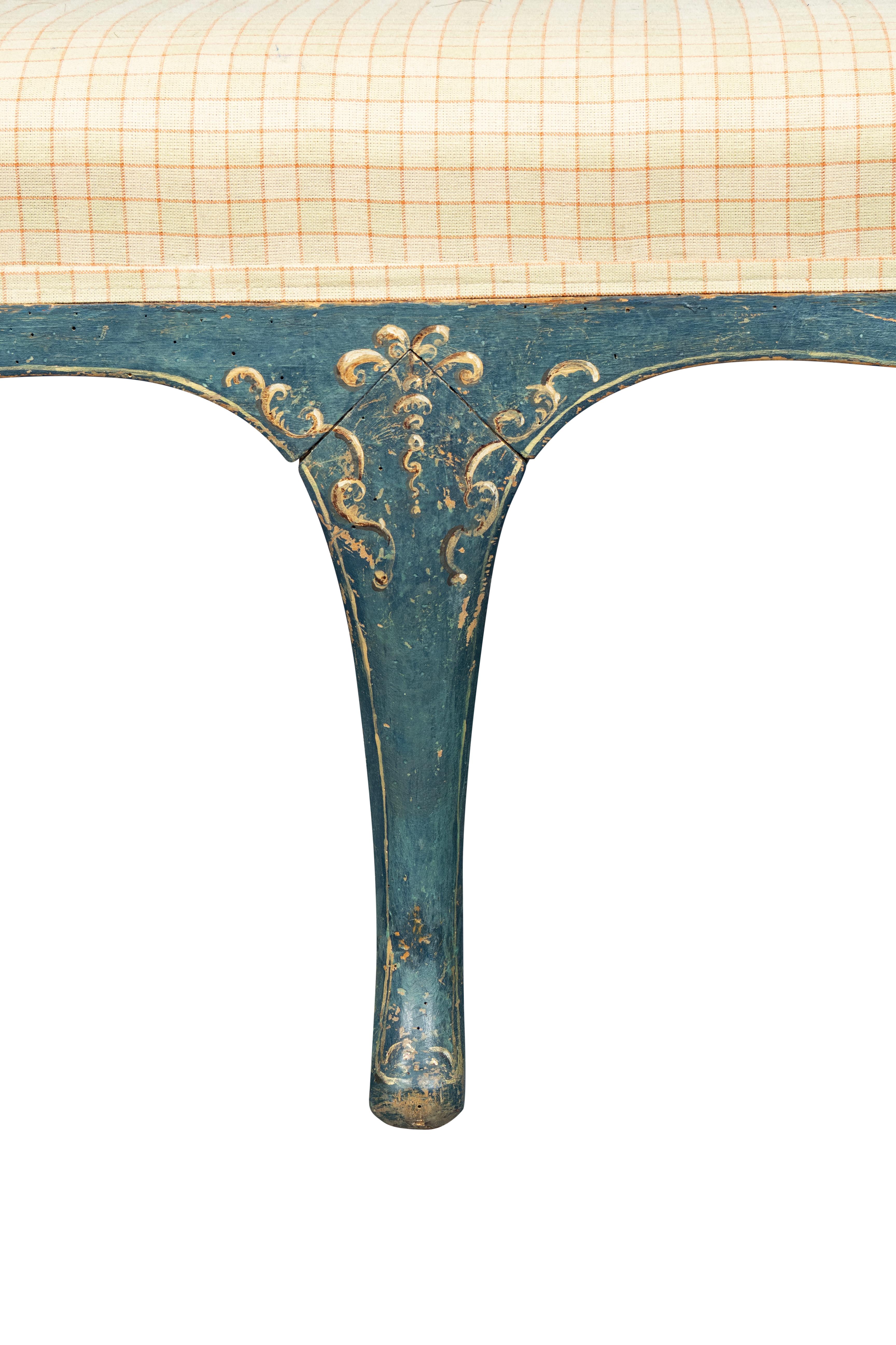 Metà XVIII secolo Panchina rococò italiana dipinta di blu in vendita
