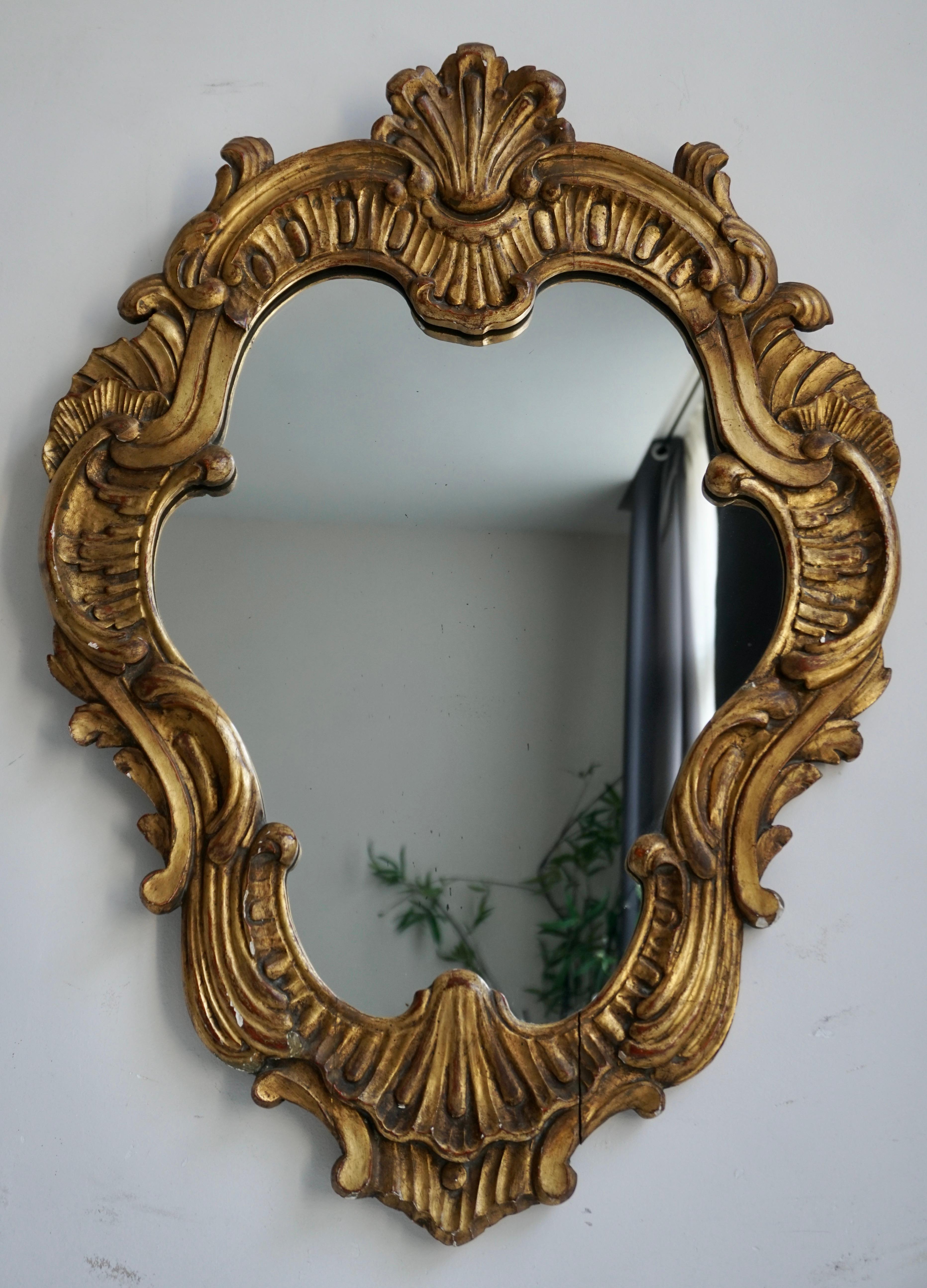 Italian Rococo Carved Giltwood Mirror For Sale 1