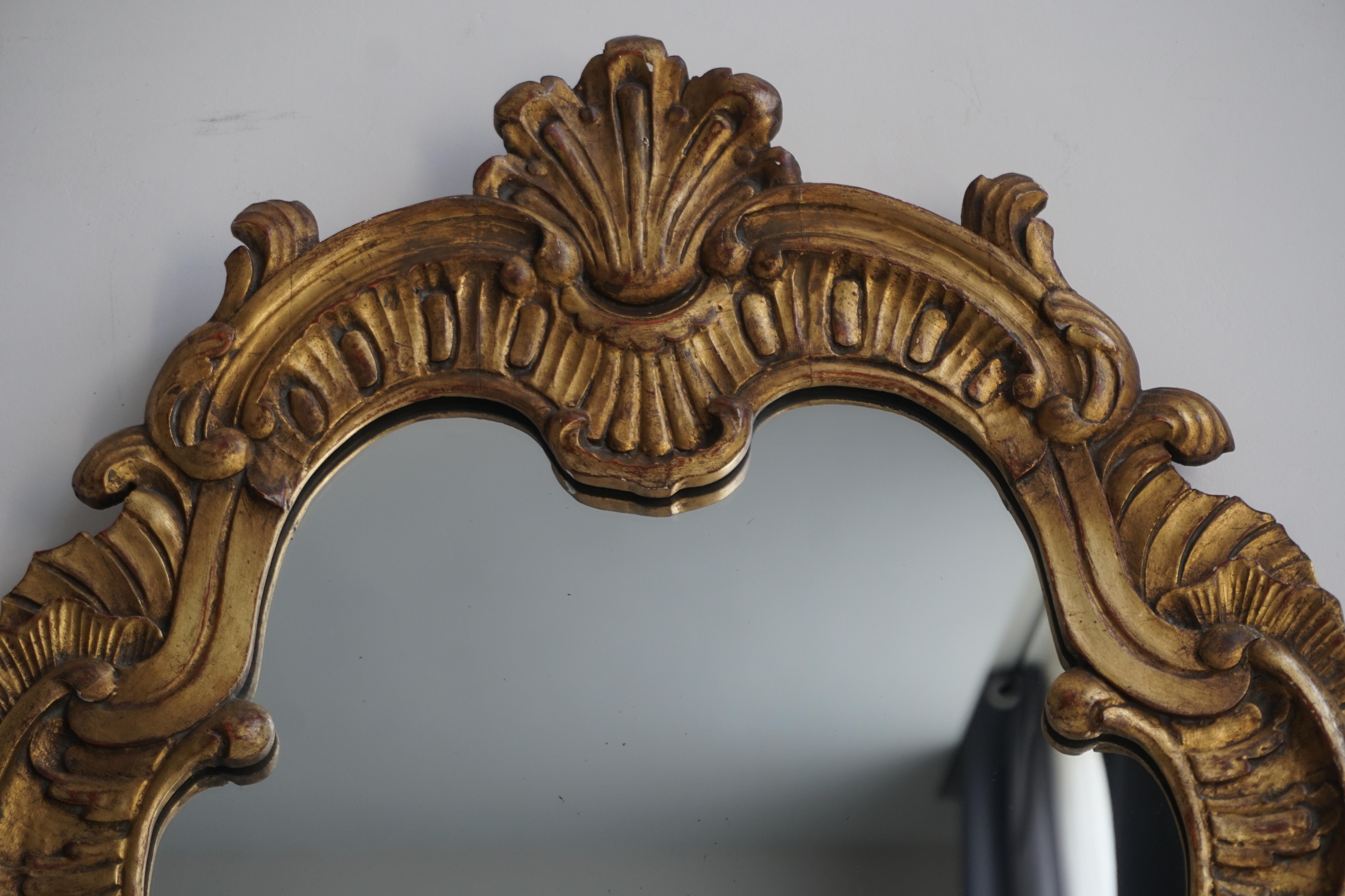 Italian Rococo Carved Giltwood Mirror For Sale 3