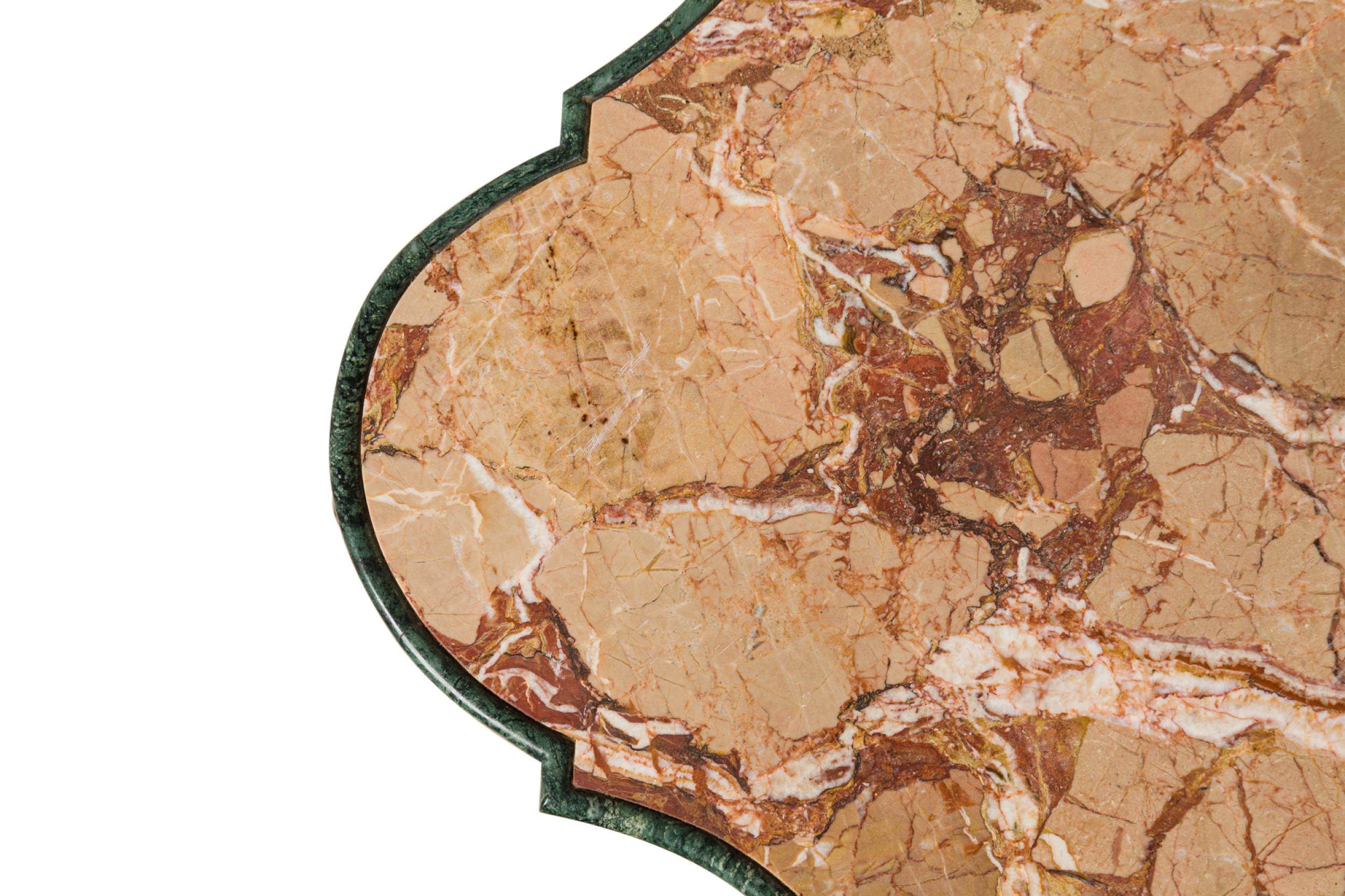 Italienischer Rokoko-Konsolentisch mit geschnitzter, vergoldeter Silber- und bläulich-grüner Marmorplatte im Angebot 4