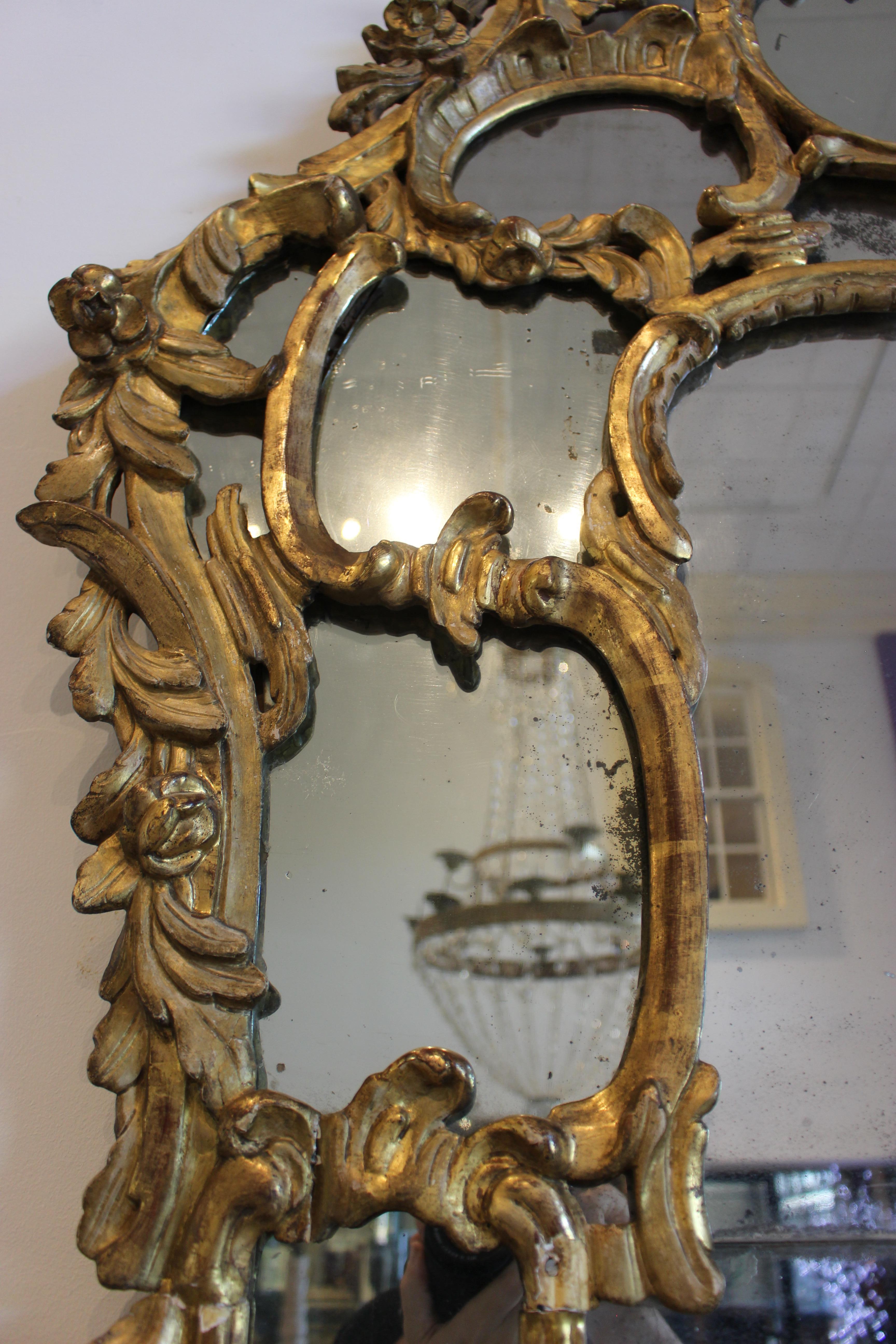 Italian Rococo Giltwood Mirror For Sale 1