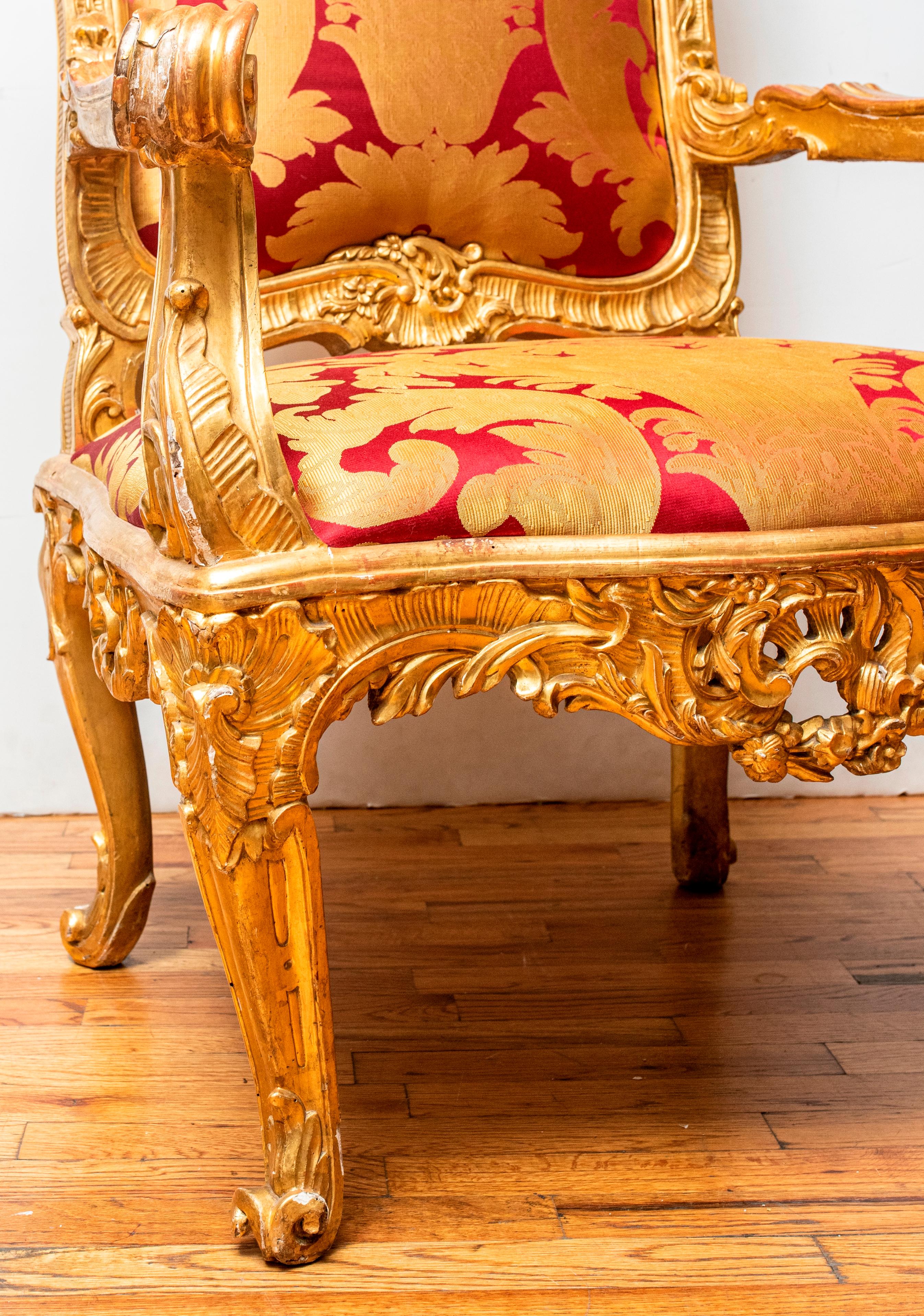 Italian Rococo Giltwood Throne Chairs 3