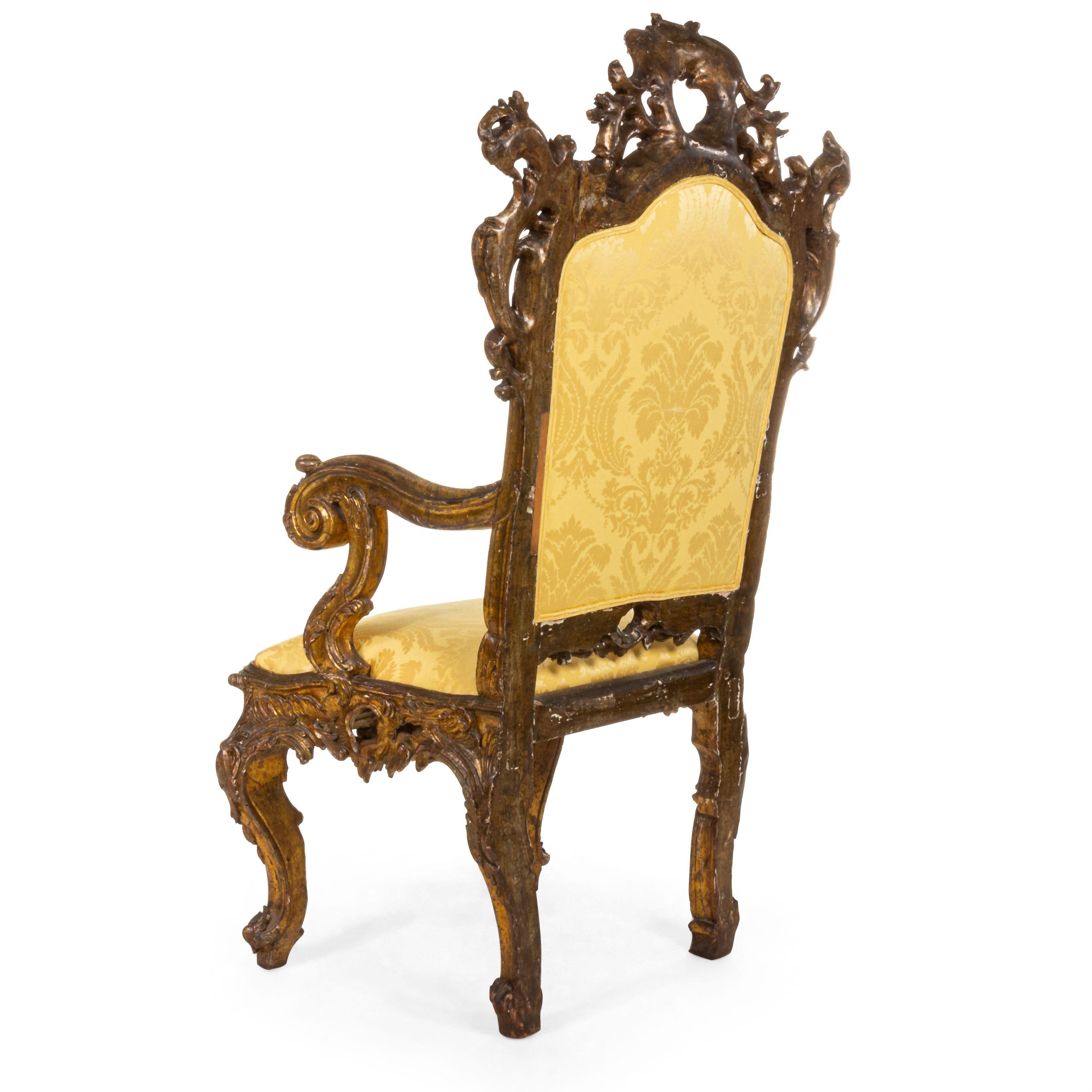 XVIIIe siècle et antérieur Chaise trône rococo italienne en damas doré en vente