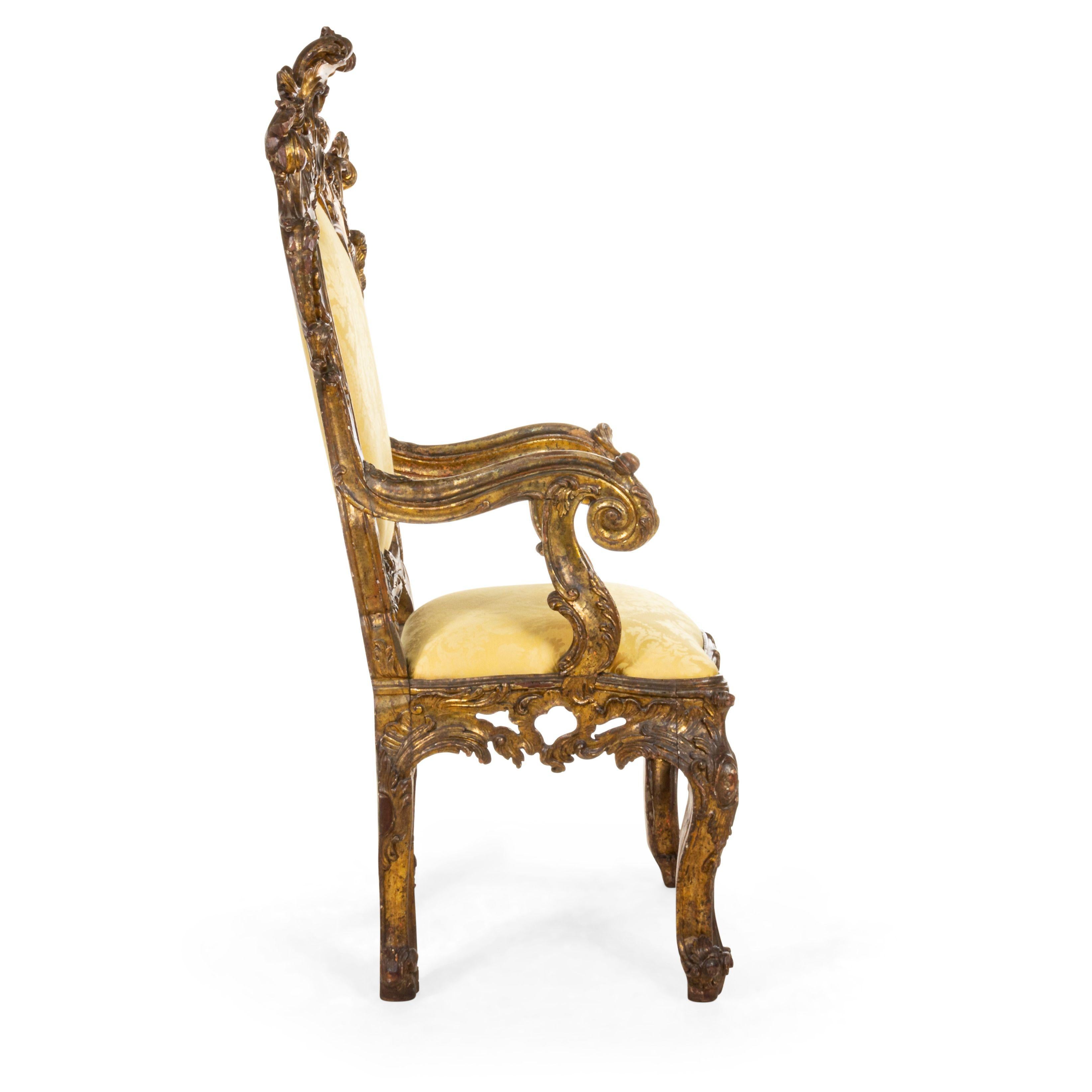Italian Rococo Gold Damask Throne Chair In Good Condition For Sale In New York, NY