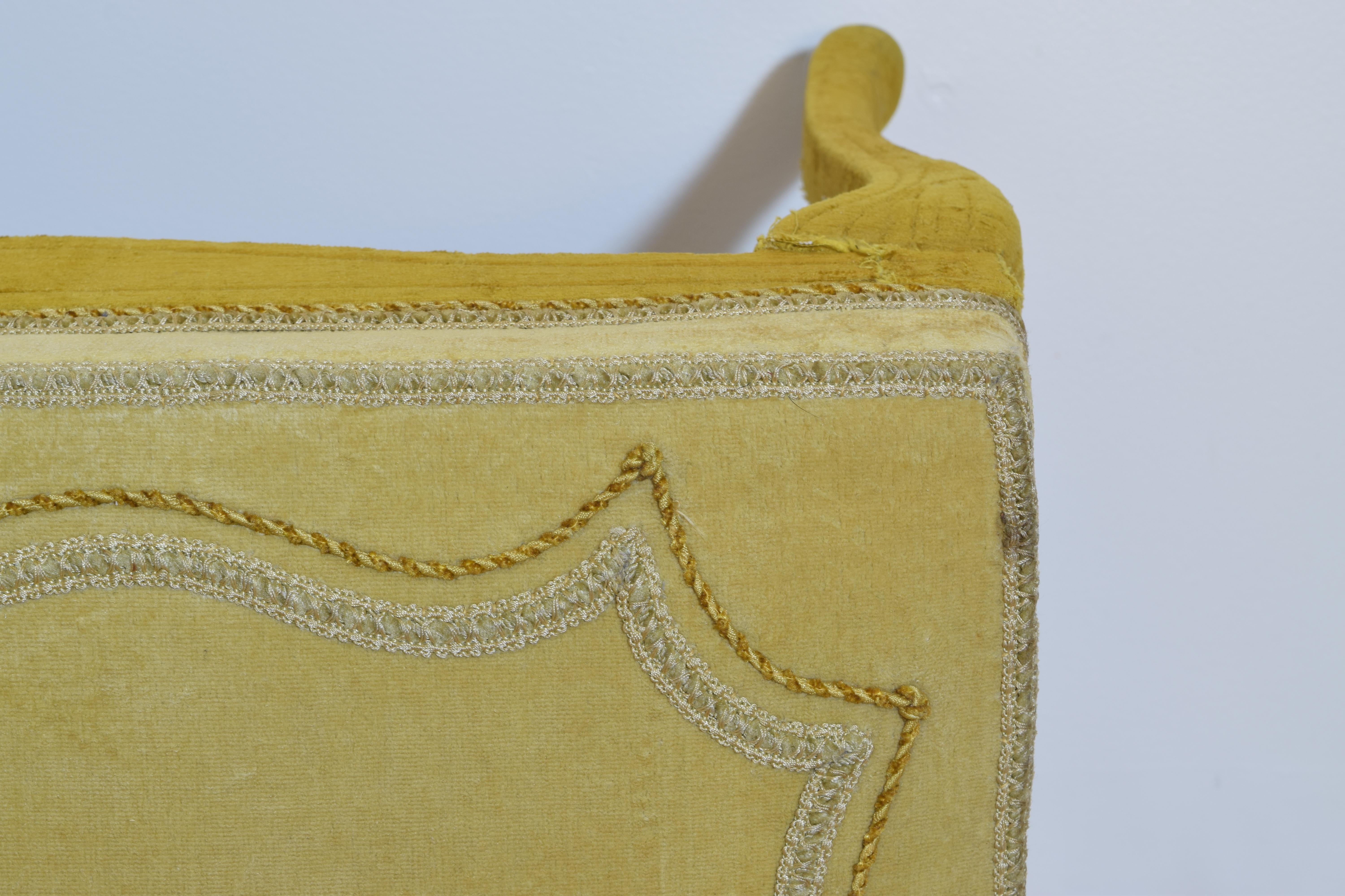 Italian Rococo Inspired Velvet Upholstered Bench, Early 20th Century 4