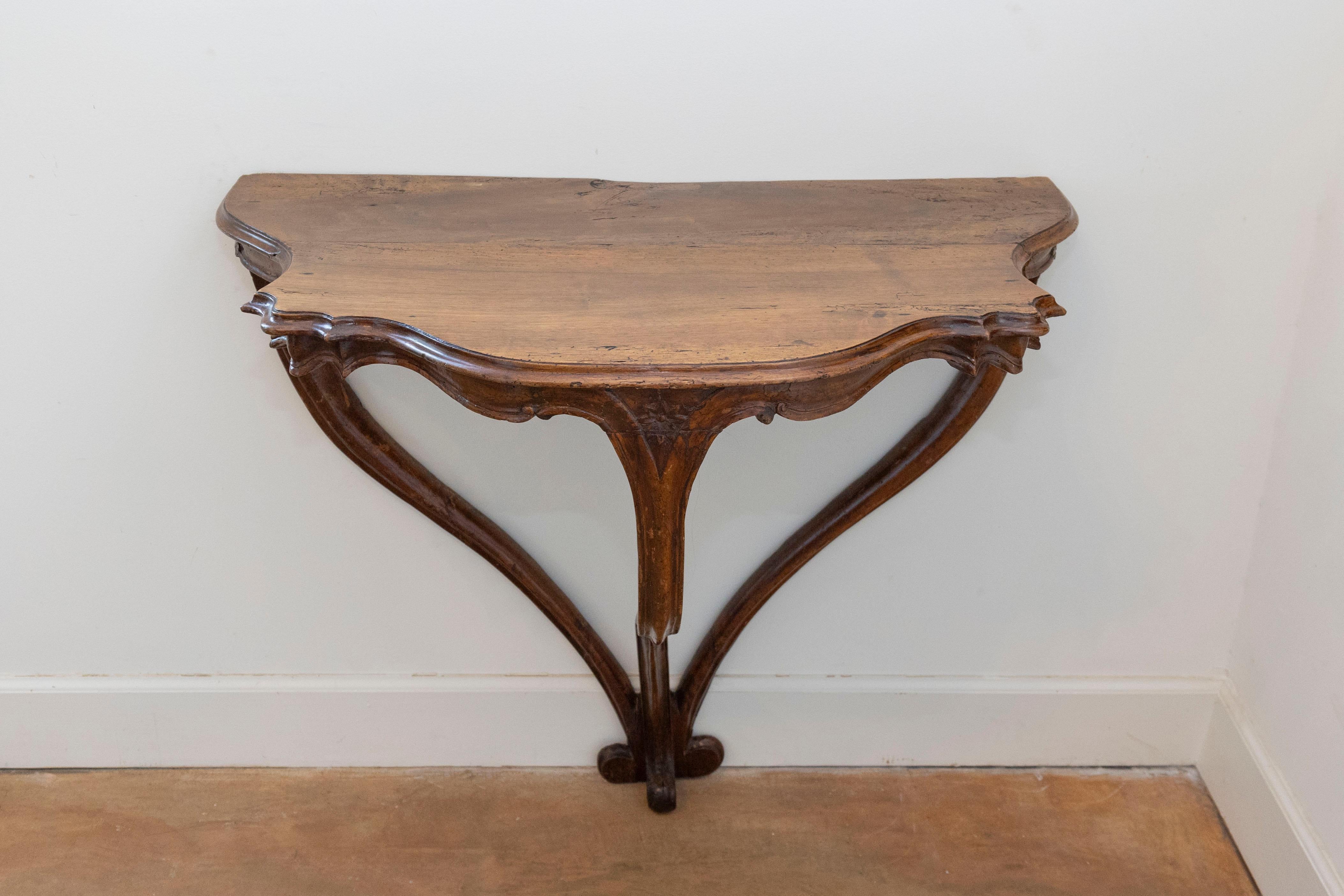 Hand-Carved Italian Rococo Late 18th Century Walnut Console Table with Authentic Patina For Sale