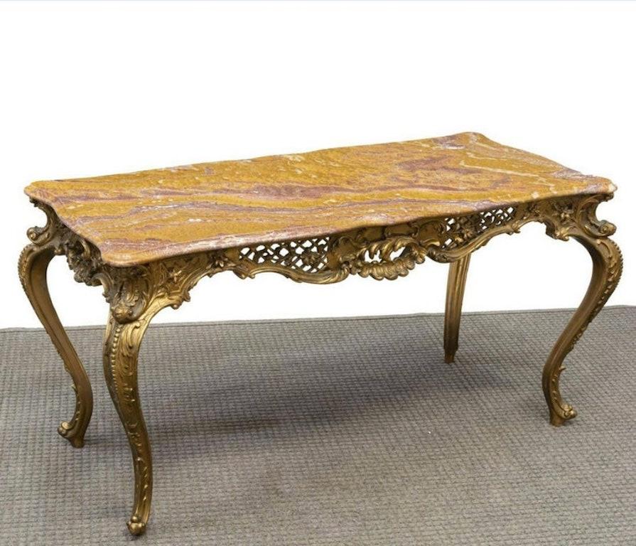Italian Rococo Louis XV Style Giltwood and Onyx Coffee Table For Sale 2