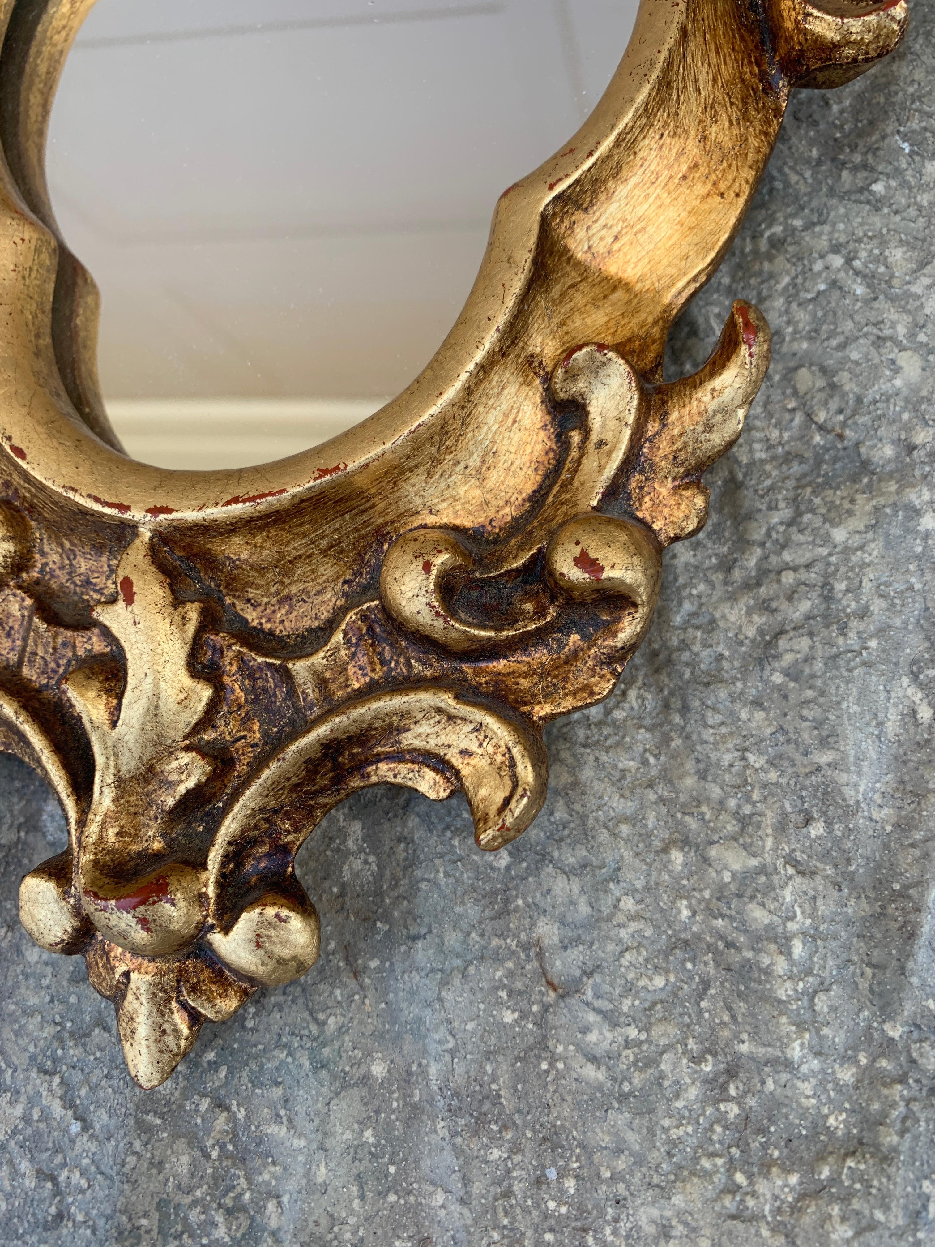 Italiano Specchio da parete italiano rococò neoclassico barocco in legno dorato in vendita