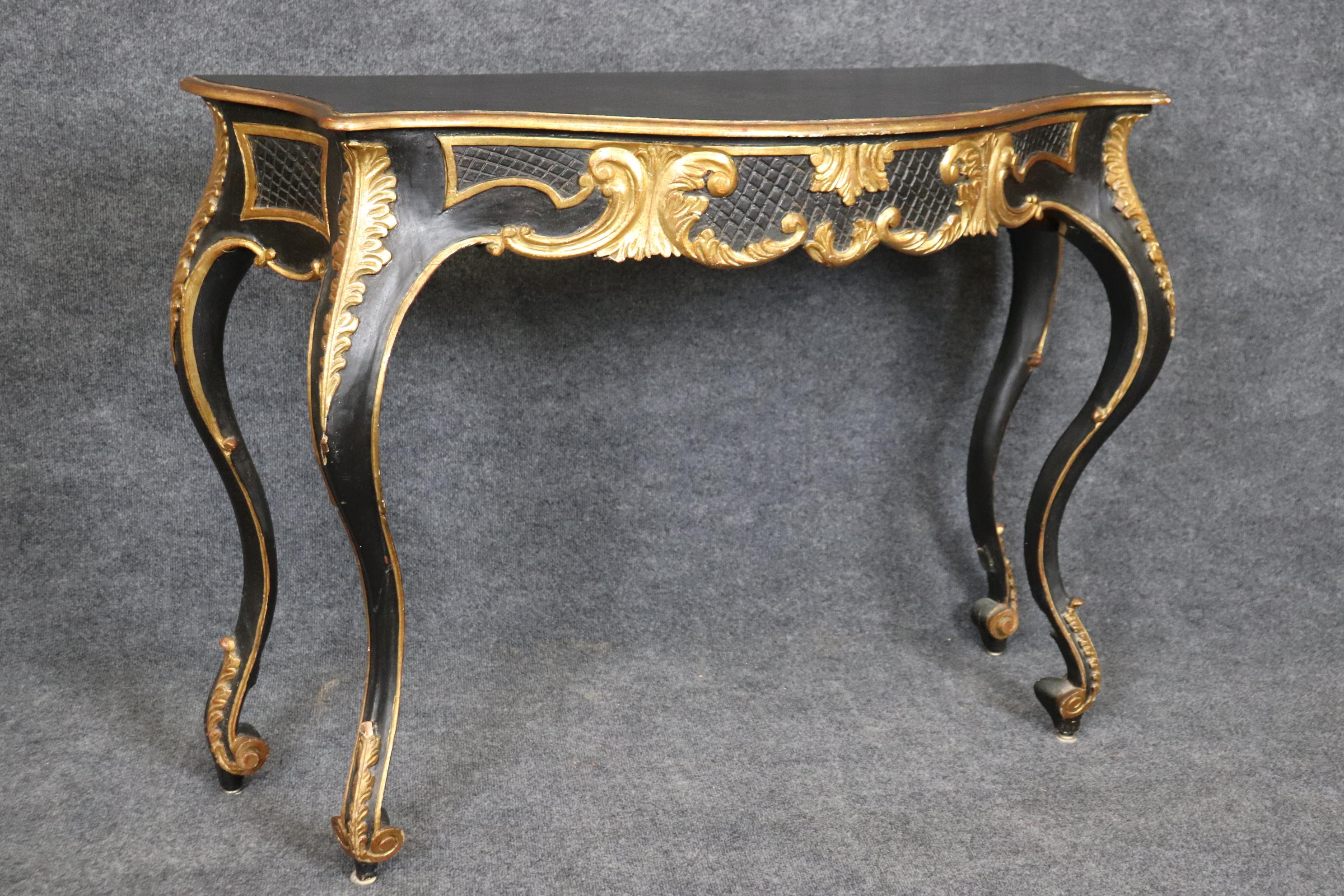 Italian Rococo Paint Decorated and parcel Gilt Console Tables Circa 1950 In Good Condition For Sale In Swedesboro, NJ