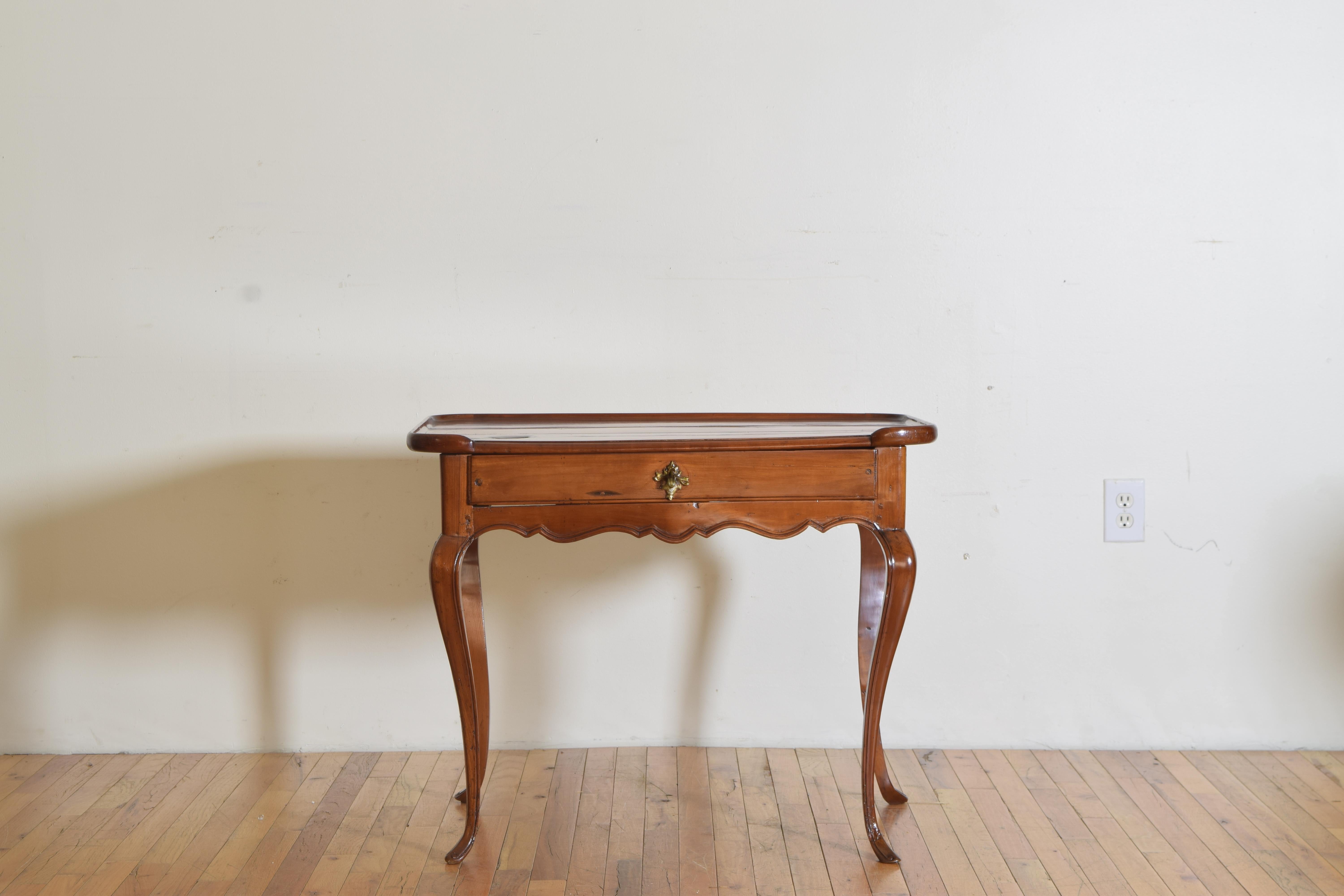 Italian Rococo Period Light Walnut 1-Drawer Table, Mid 18th Century In Good Condition For Sale In Atlanta, GA