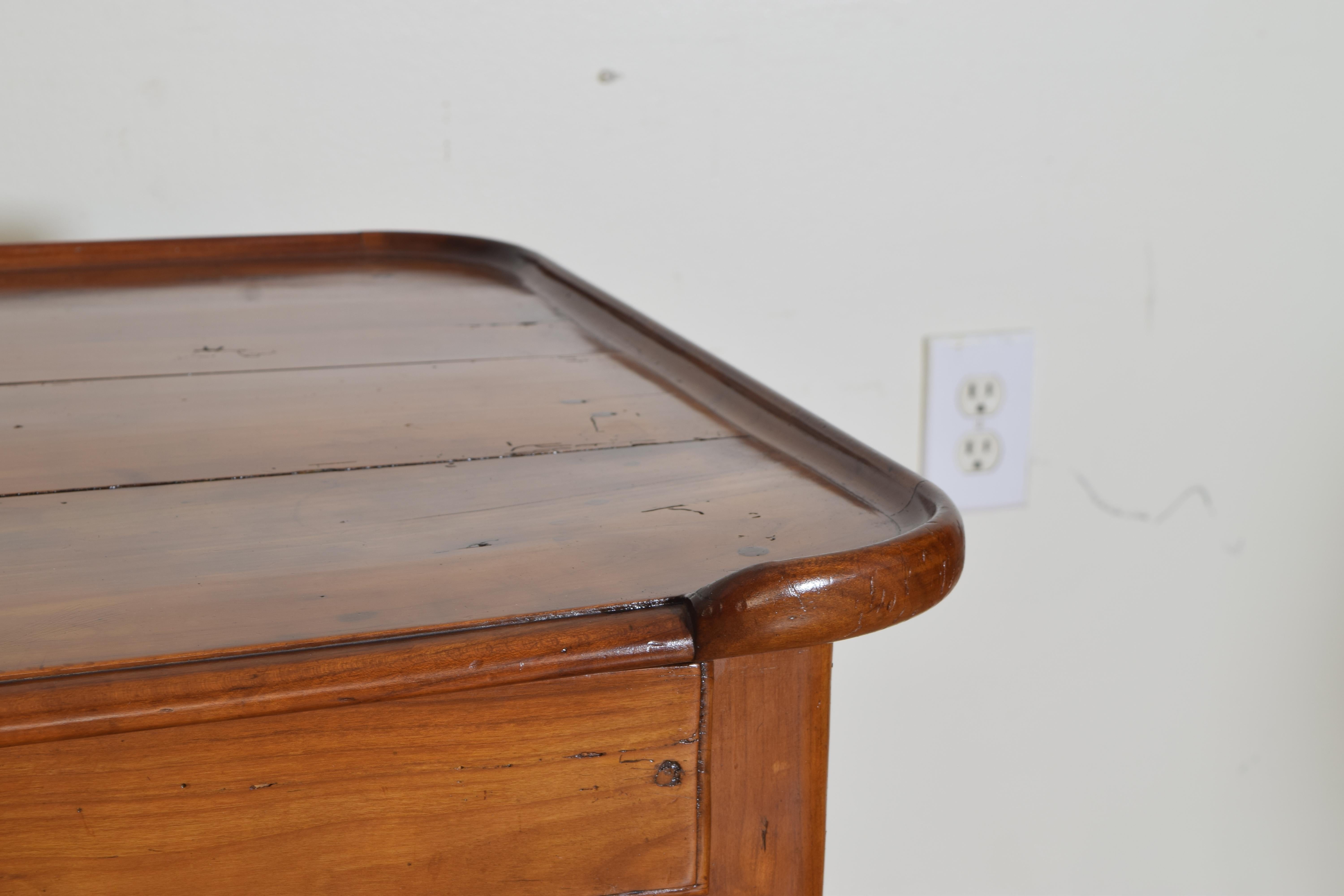 Italian Rococo Period Light Walnut 1-Drawer Table, Mid 18th Century For Sale 3