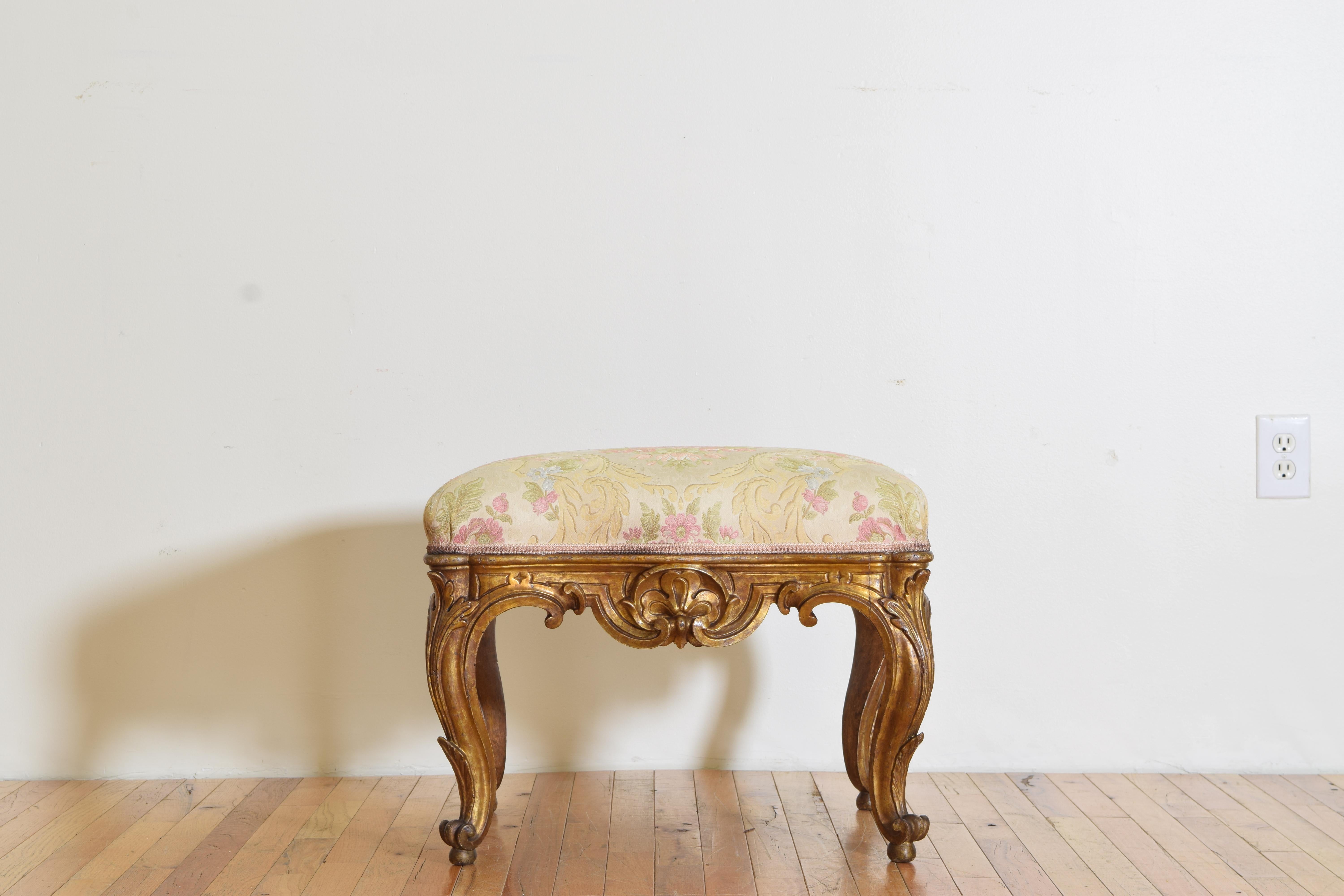 Mid-19th Century Italian Rococo Revival Carved Giltwood Bench, 3rd Quarter 19th Century For Sale