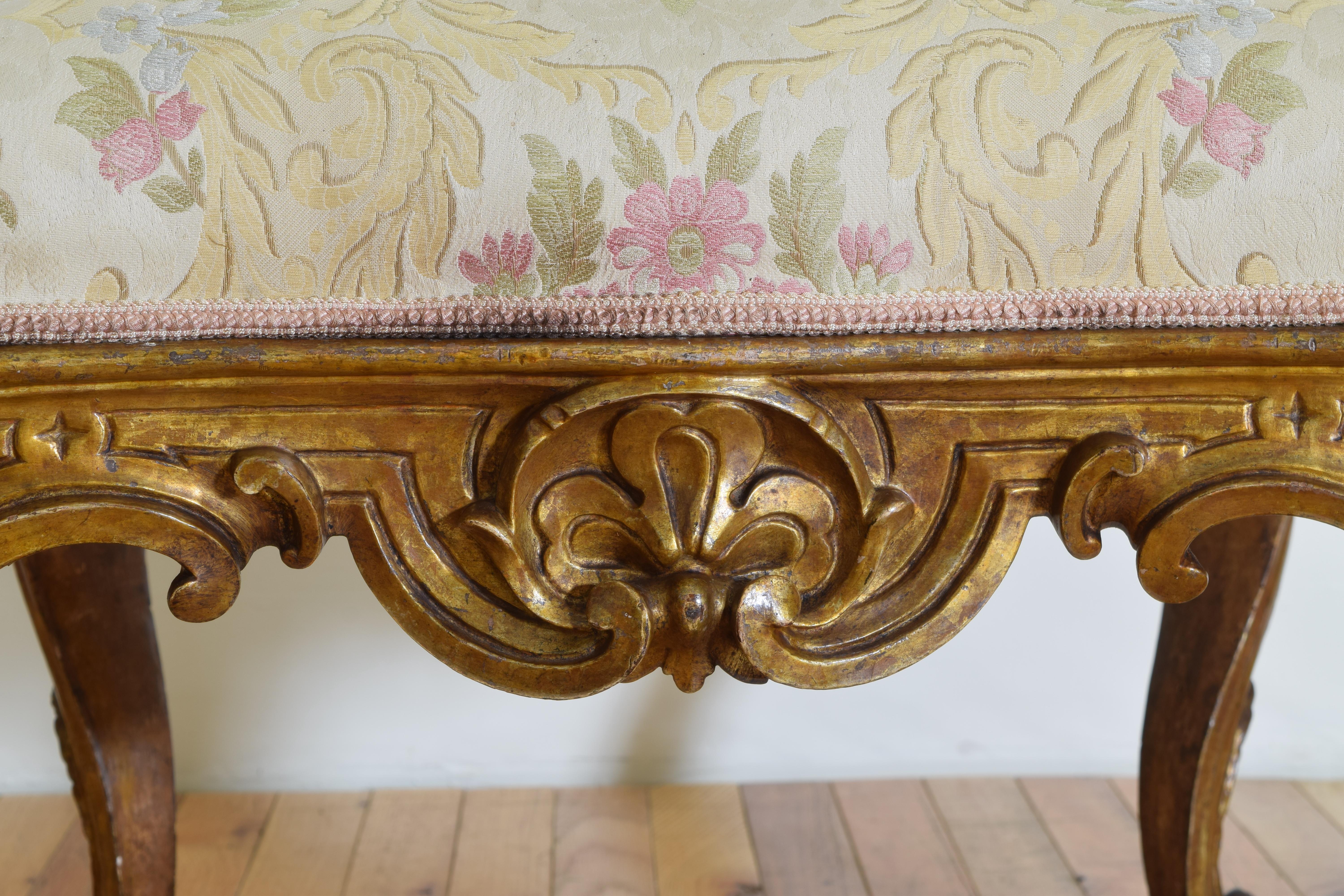 Italian Rococo Revival Carved Giltwood Bench, 3rd Quarter 19th Century For Sale 4