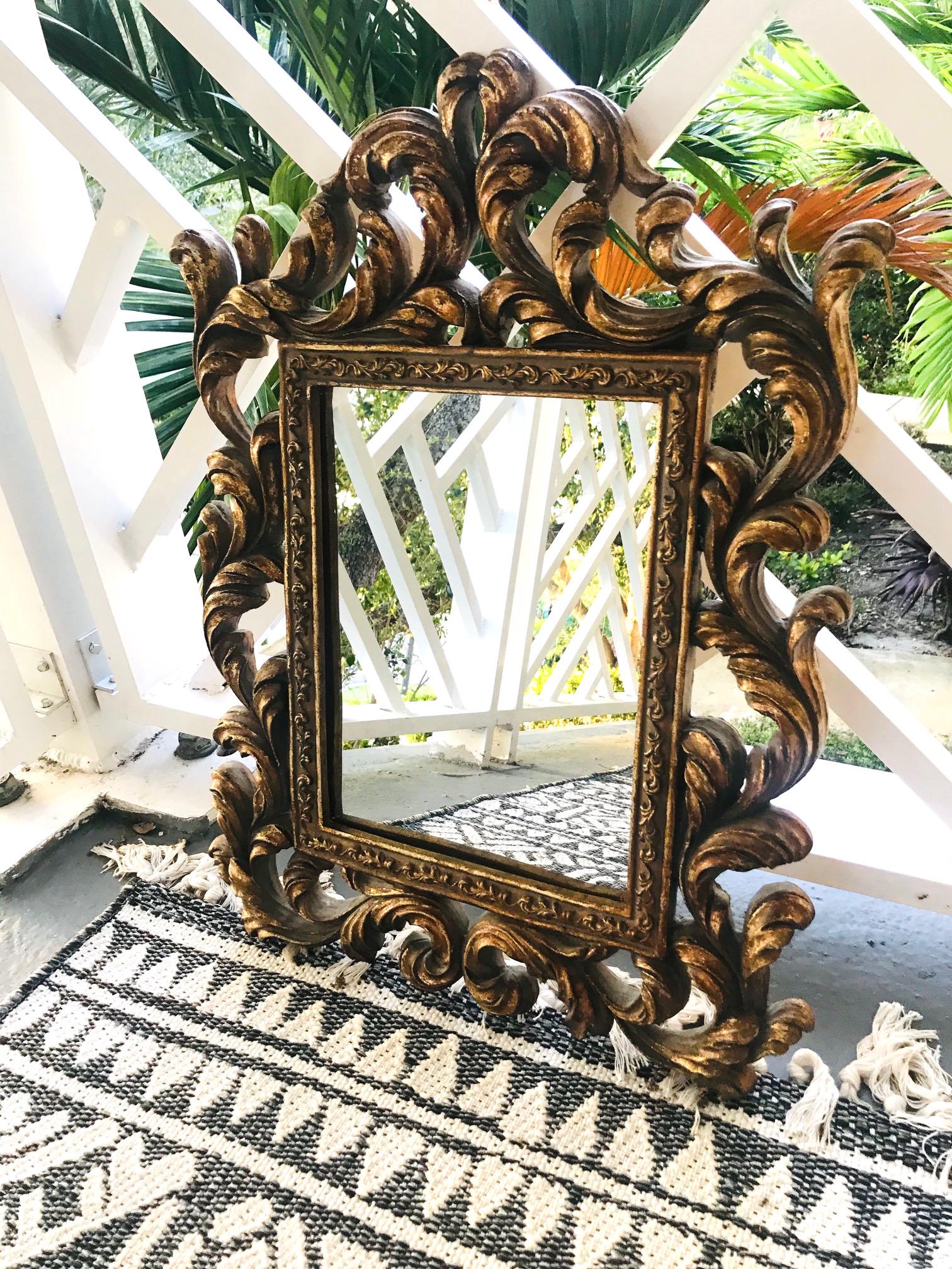 Mid-20th Century Italian Rococo Small Ornamental Mirror with Carved Giltwood Frame, circa 1940s