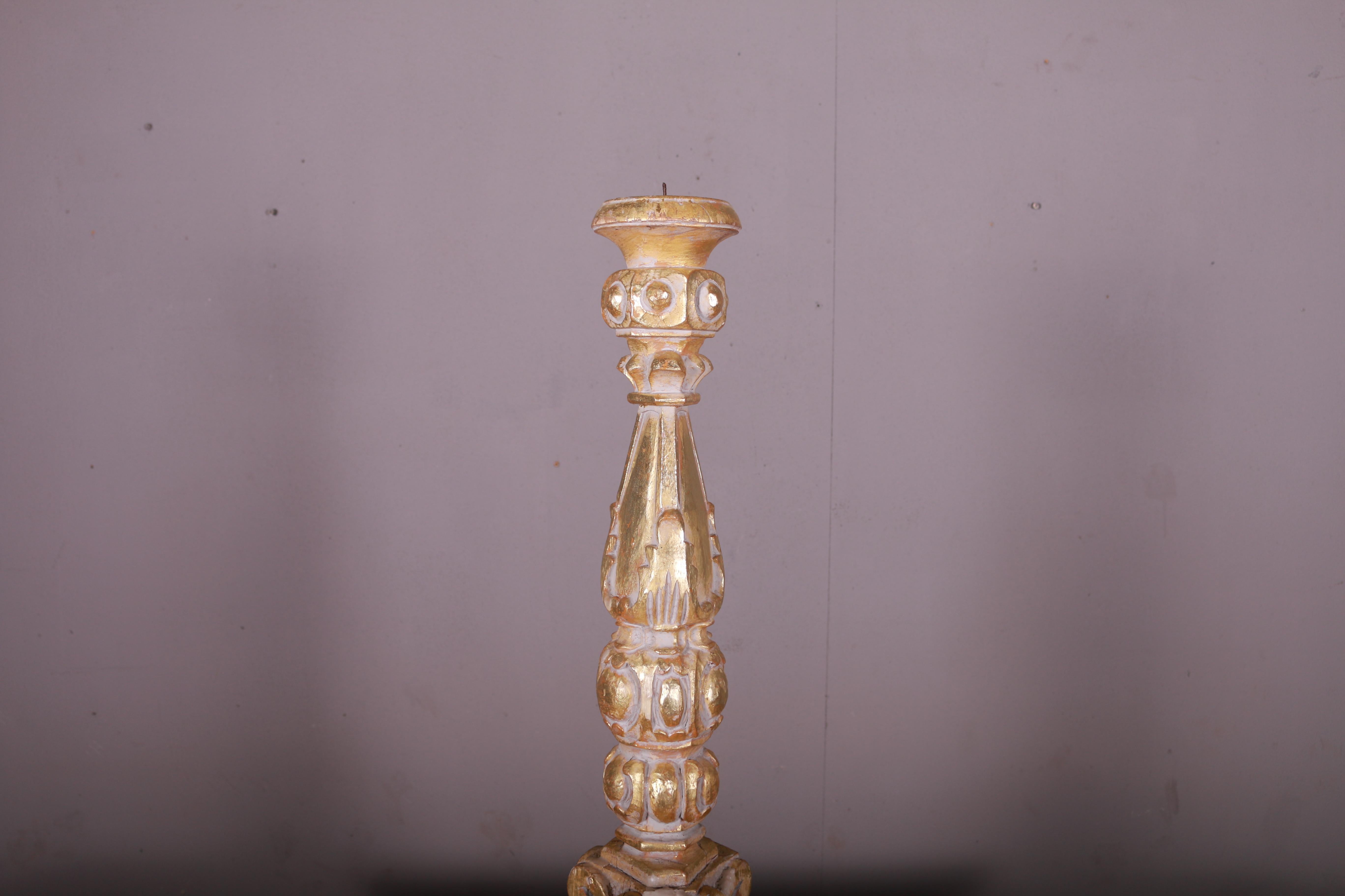 Italian Rococo Style 1890s Giltwood Painted Candlestick with Carved Scrolls In Good Condition For Sale In Atlanta, GA
