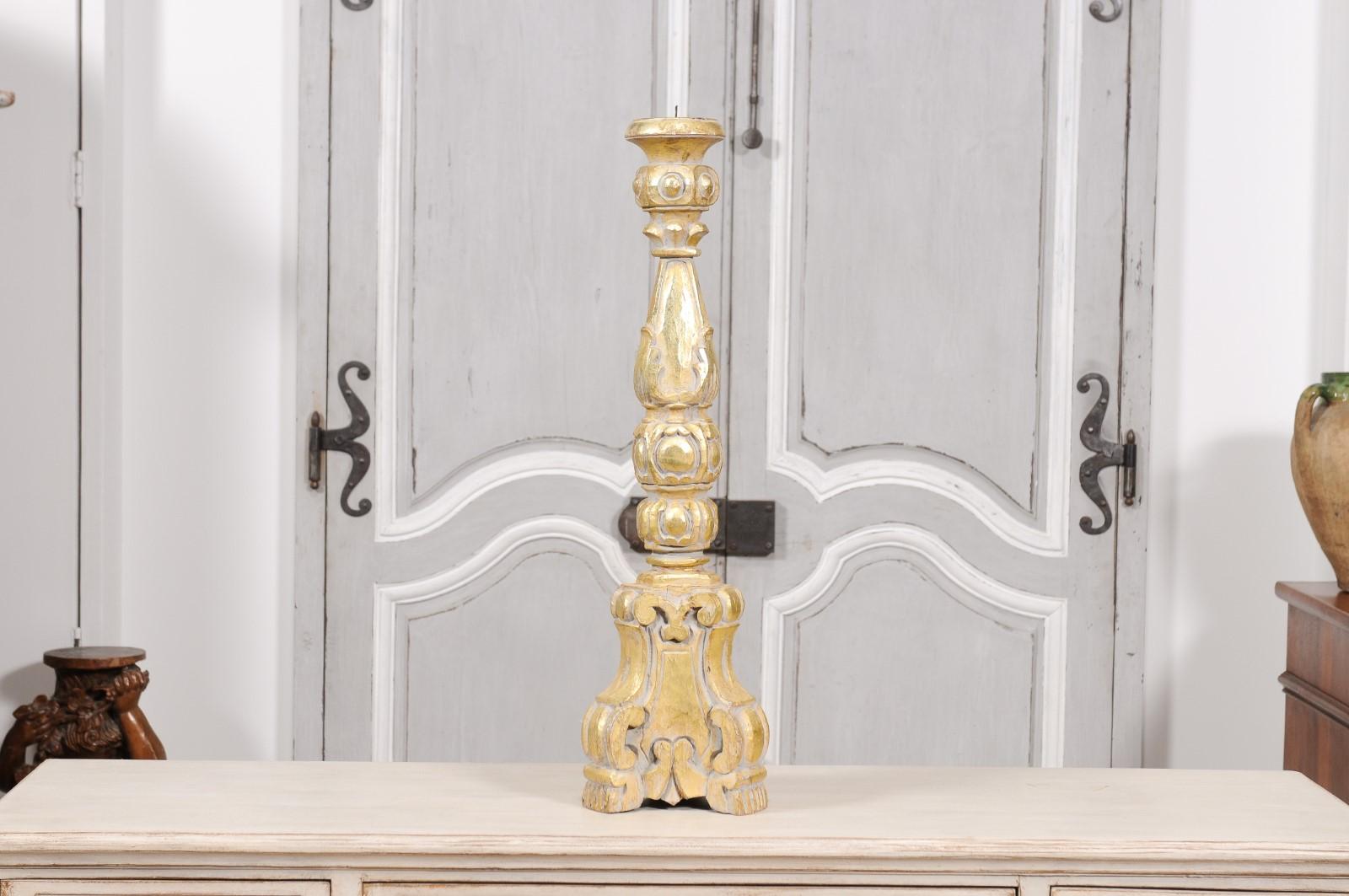 Chandelier italien de style rococo des années 1890, peint en bois doré avec volutes sculptées en vente 2
