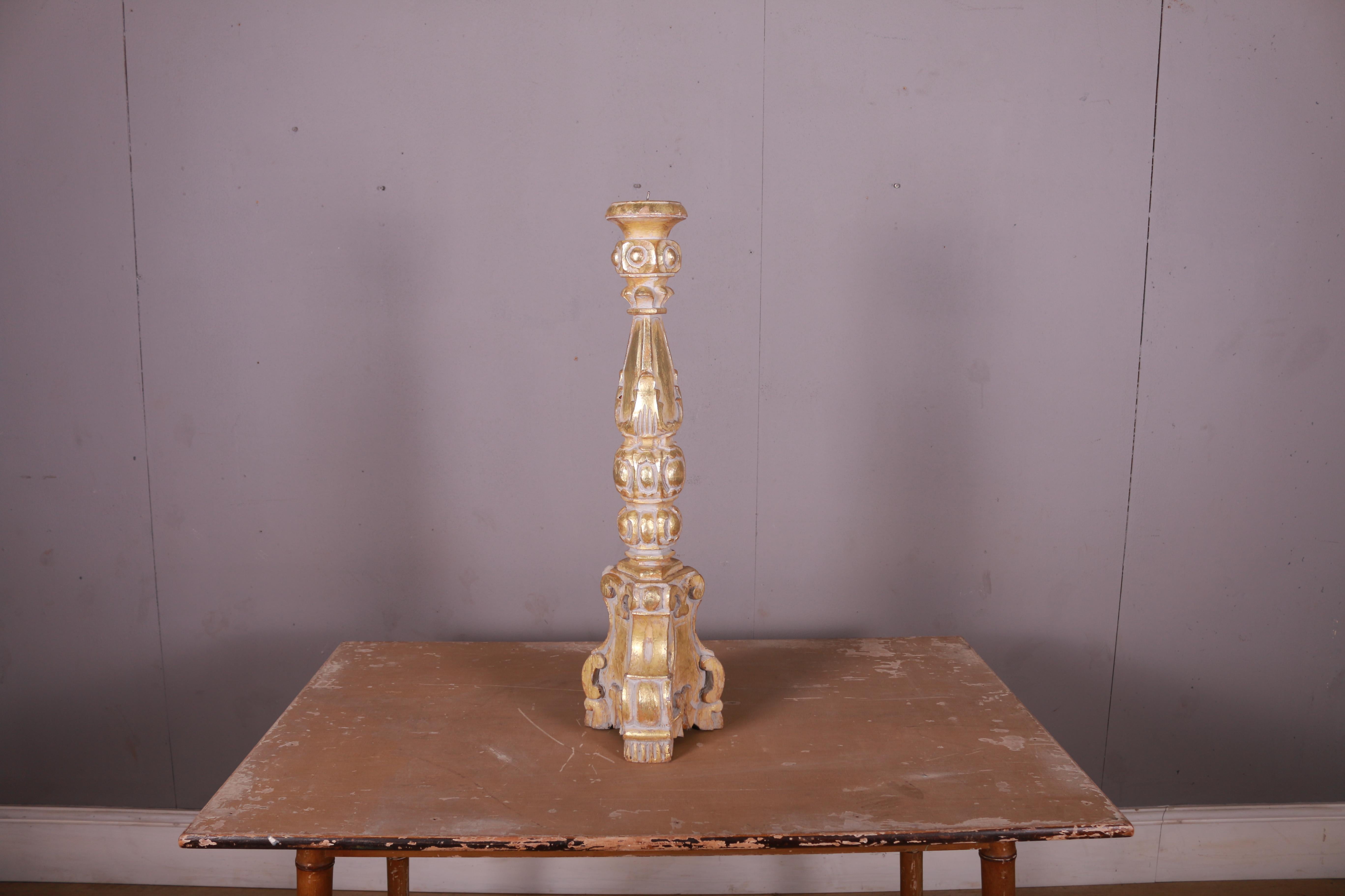Italian Rococo Style 1890s Giltwood Painted Candlestick with Carved Scrolls For Sale