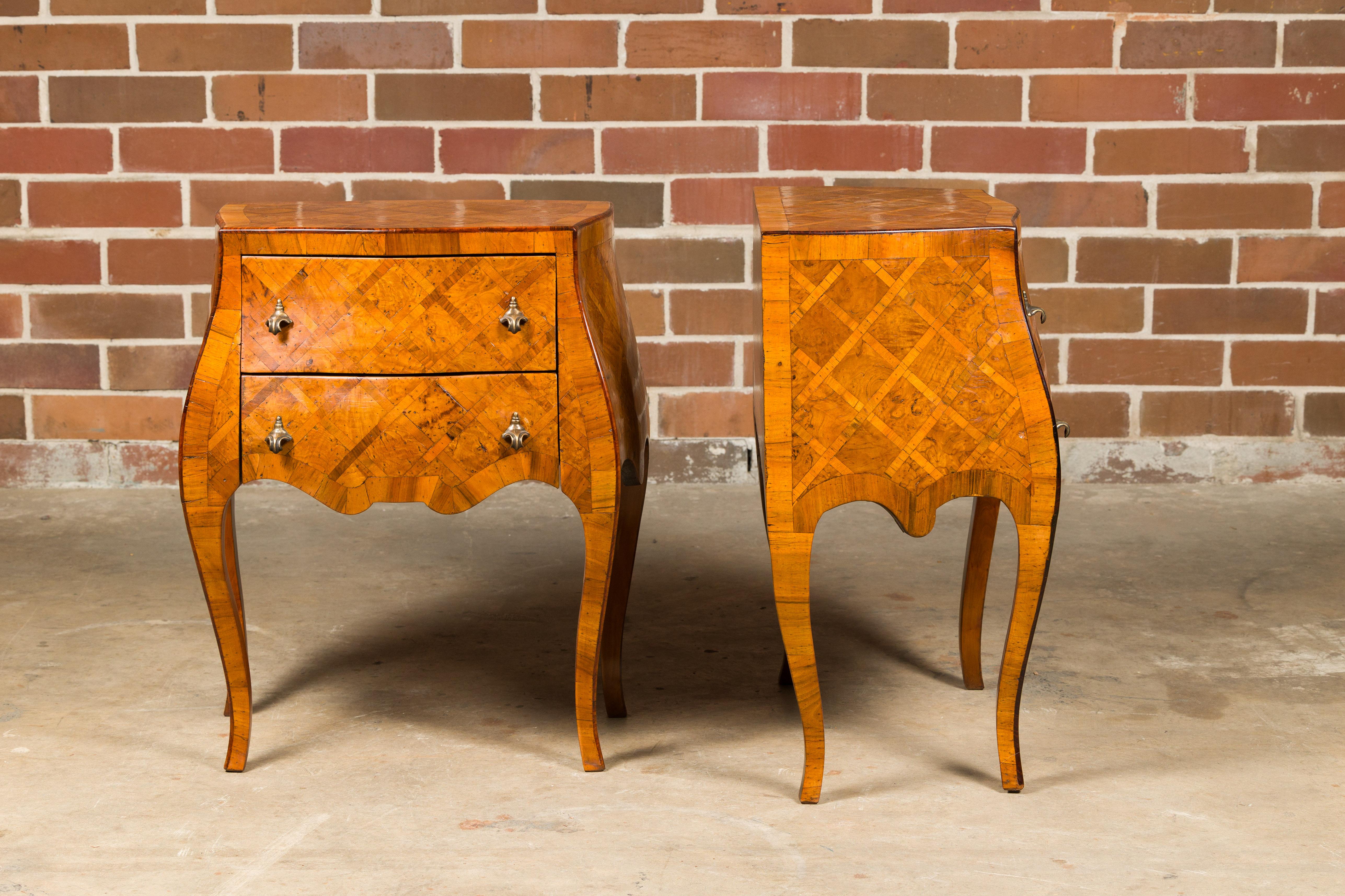 Italian Rococo Style Burl Wood Marquetry Bedside Chests with Cabriole Legs In Good Condition For Sale In Atlanta, GA