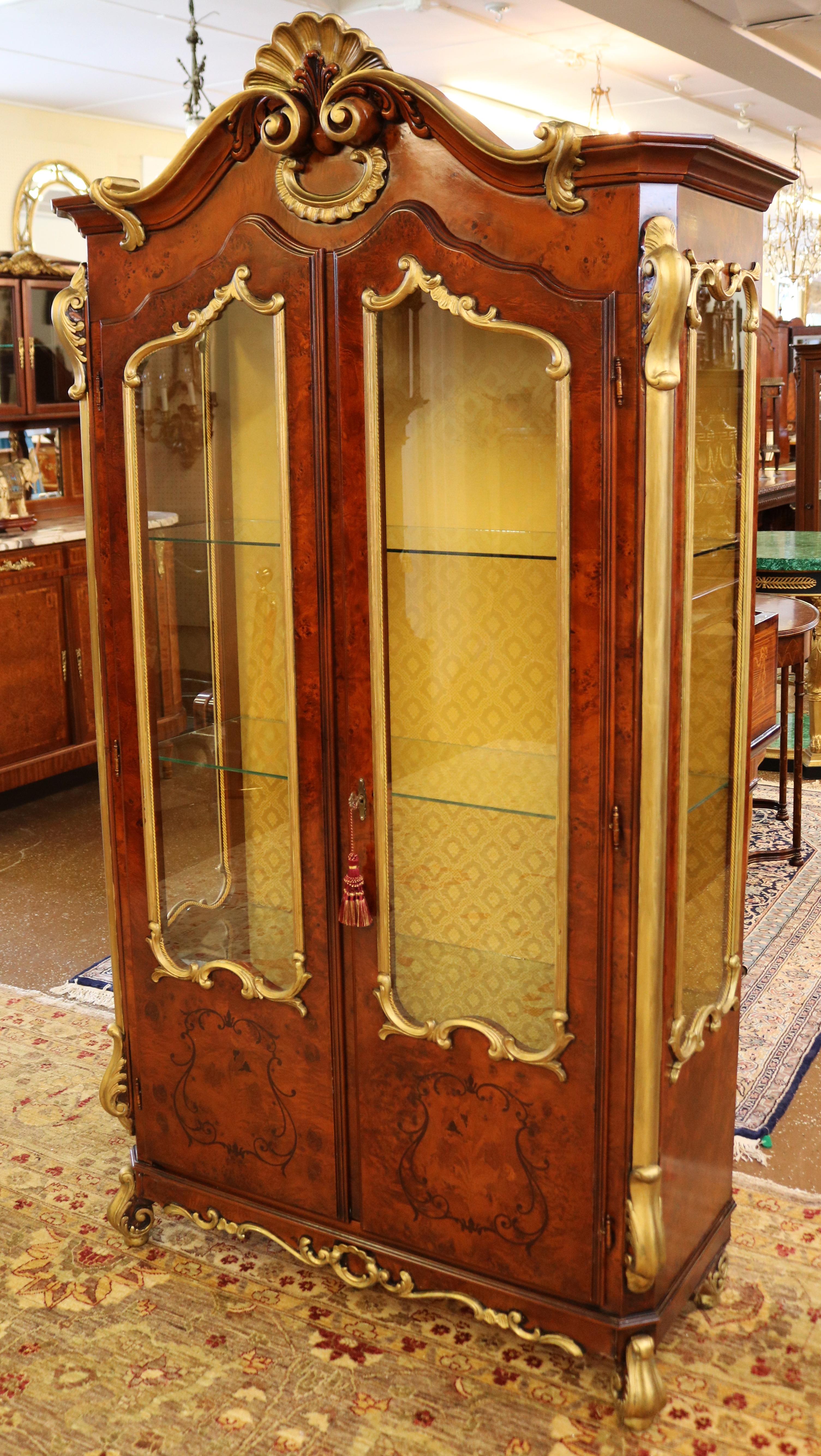 Hand-Carved Italian Rococo Style Burled Walnut & Gold Display China Cabinet For Sale