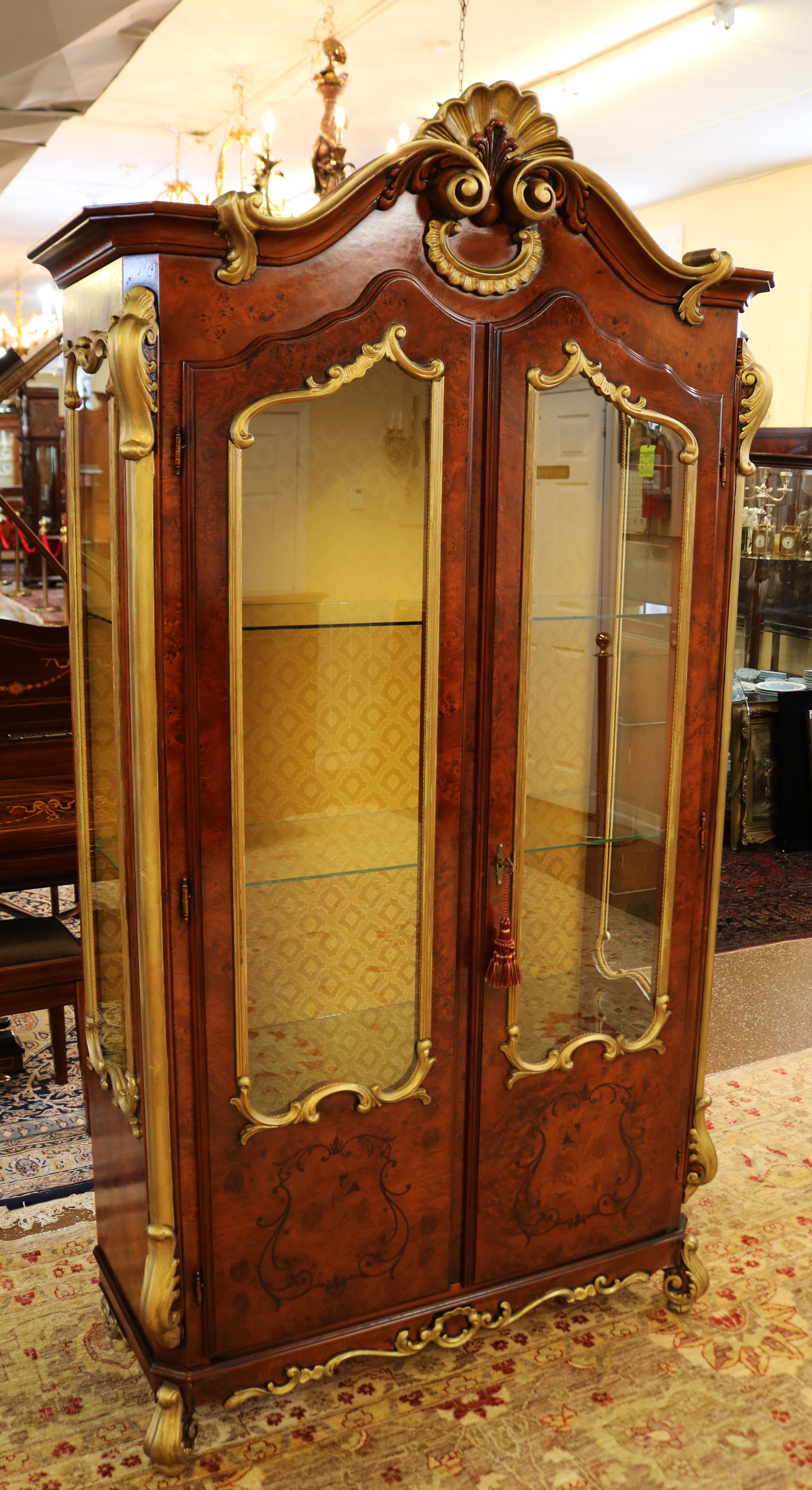 Italian Rococo Style Burled Walnut & Gold Display China Cabinet In Good Condition For Sale In Long Branch, NJ