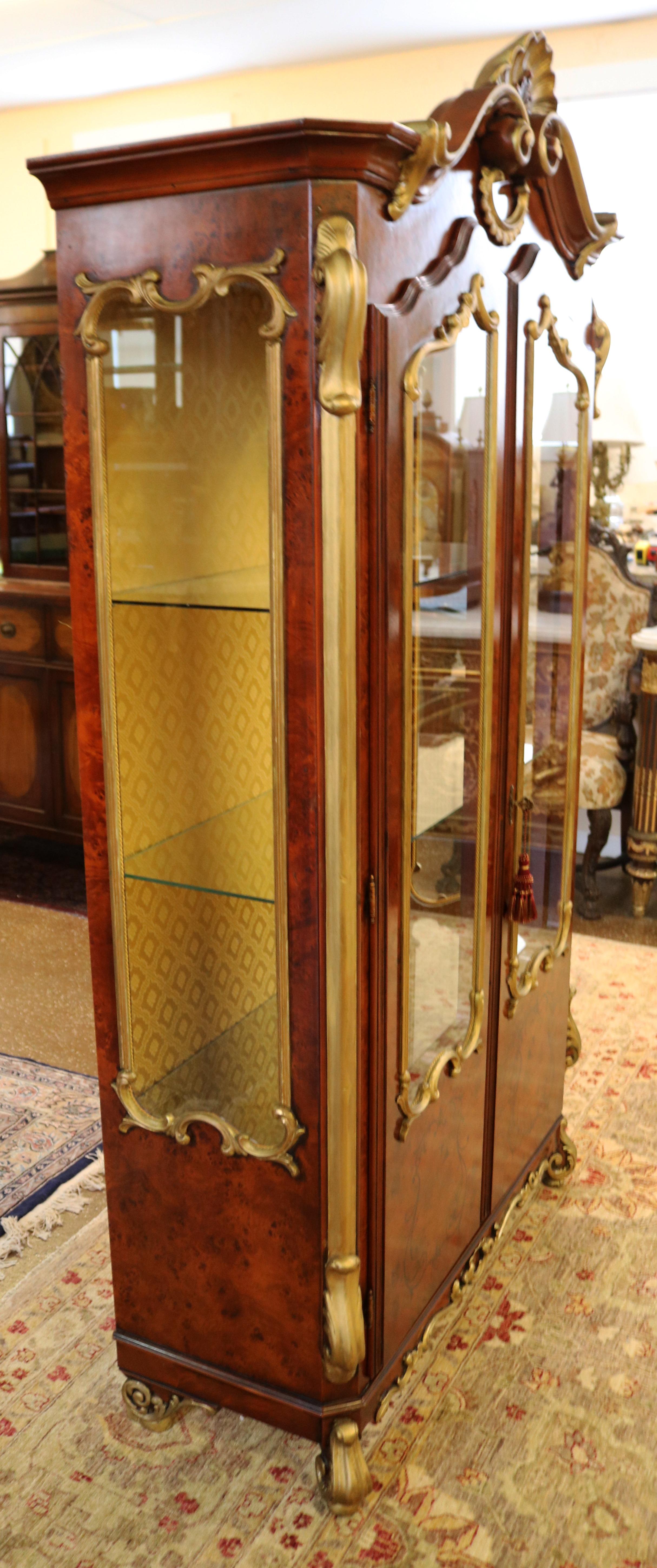 20th Century Italian Rococo Style Burled Walnut & Gold Display China Cabinet For Sale