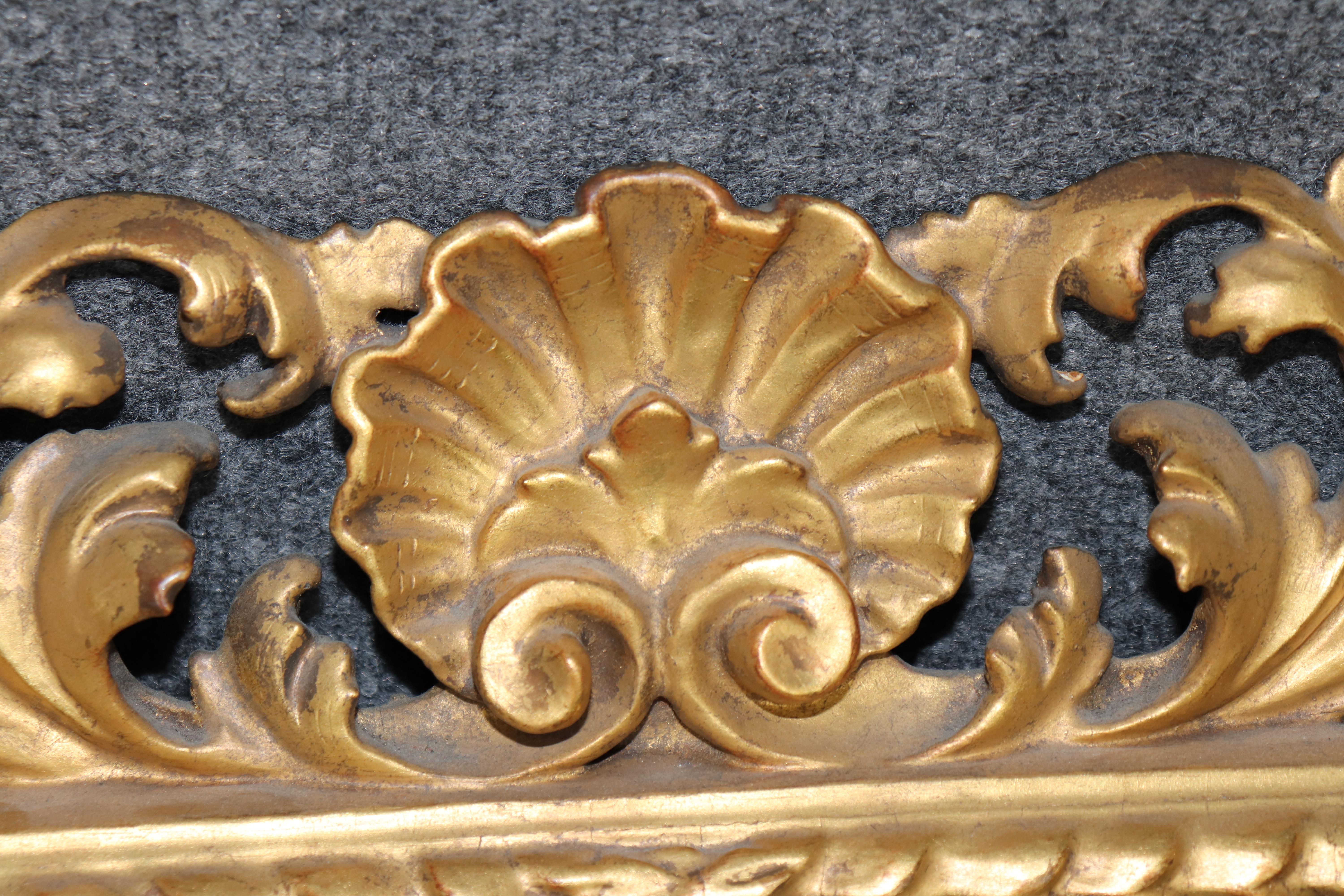 XX secolo Specchio italiano in stile rococò intagliato e dorato C.A.I.C. 1940 in vendita