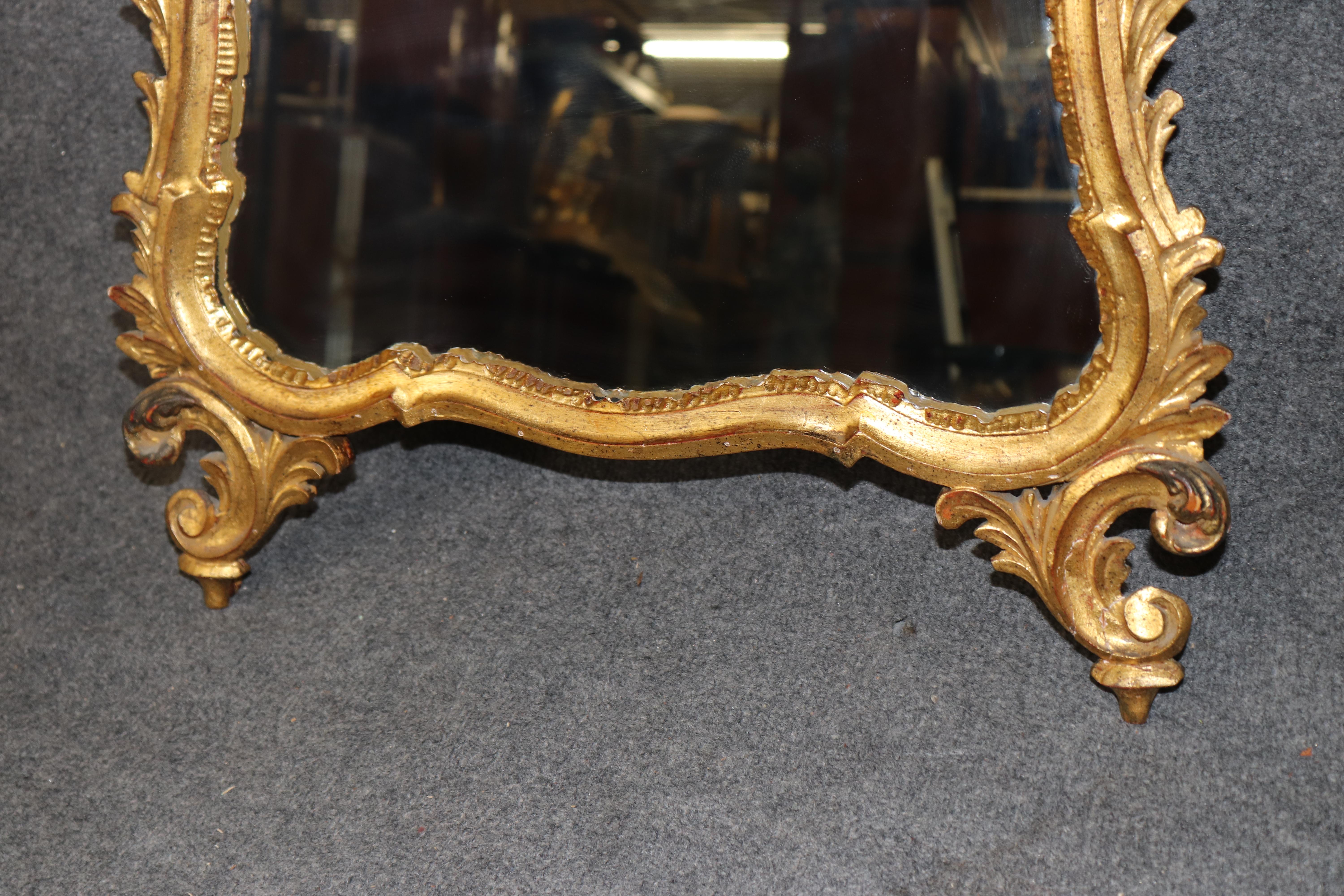 Espejo Italiano Estilo Rococó Tallado Dorado en venta 3