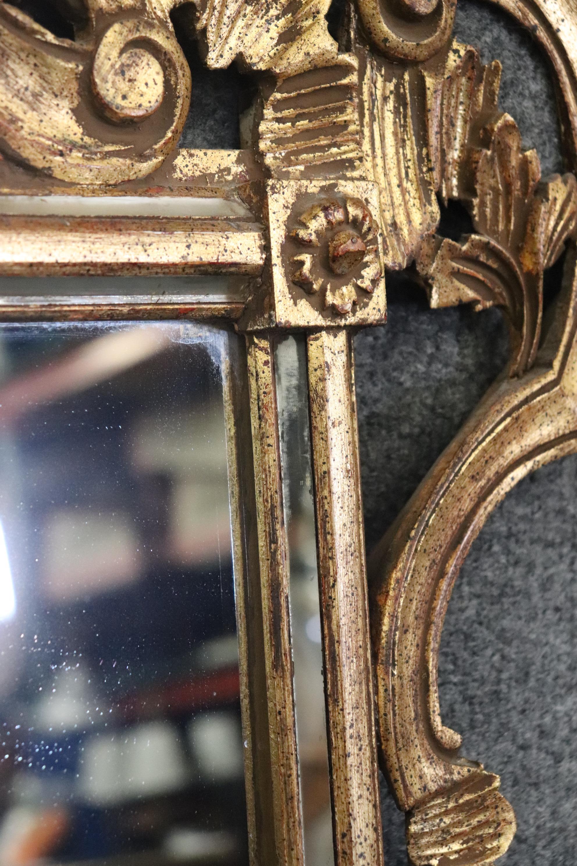 Italian Rococo Style Carved Gold Gilt Wall Mirror For Sale 5