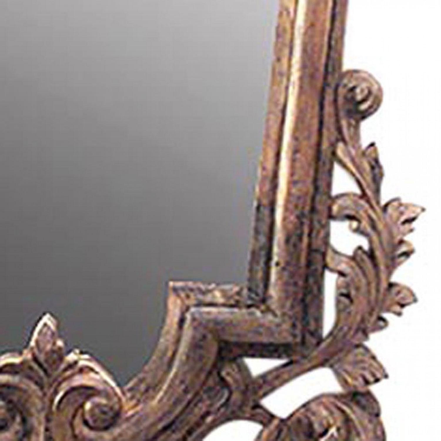 Italiano Specchi da parete in pino spogliato intagliato in stile rococò italiano in vendita