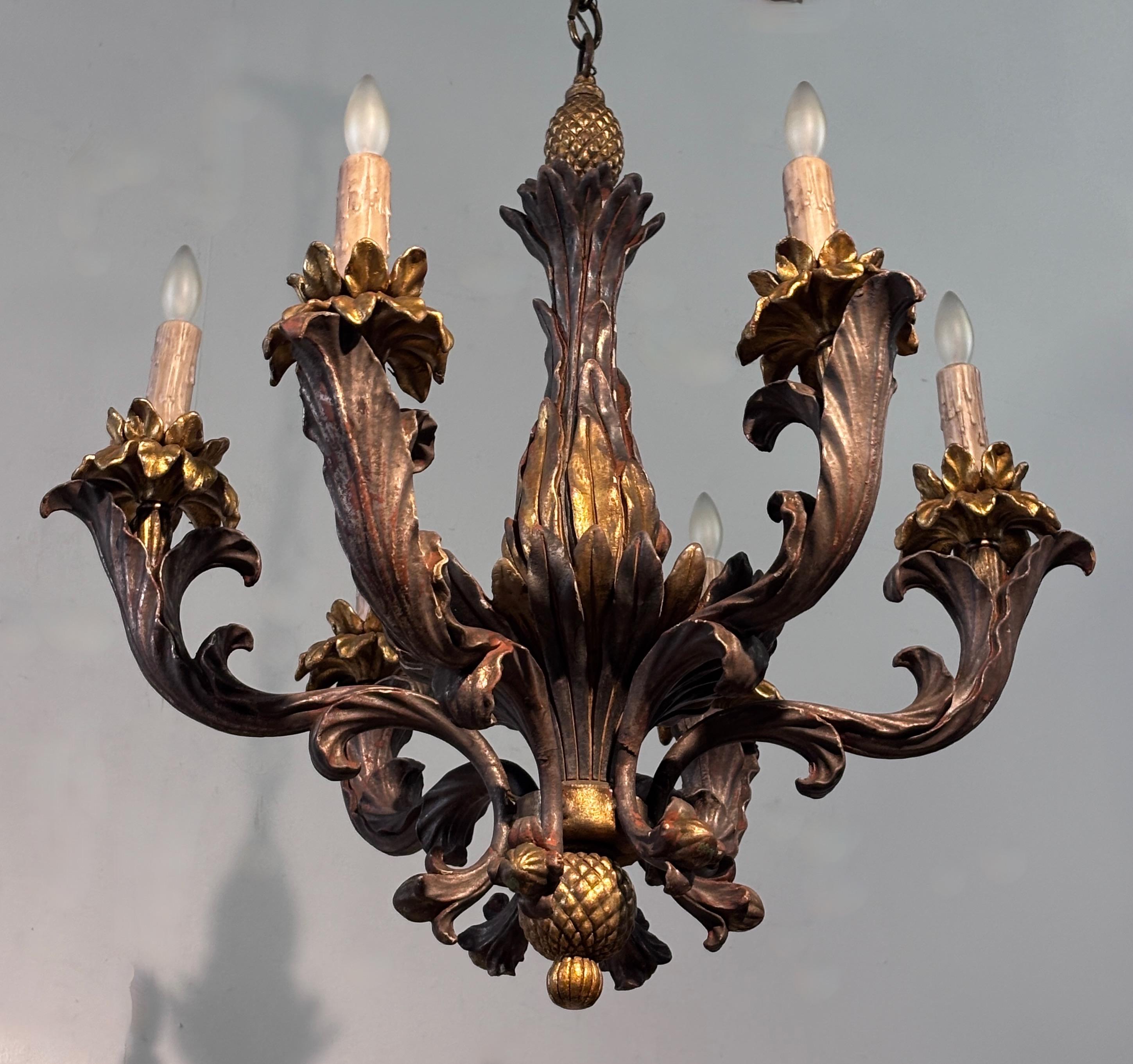 Intagliato Italian Rococo Style Gilt Wood Light Fixture in vendita