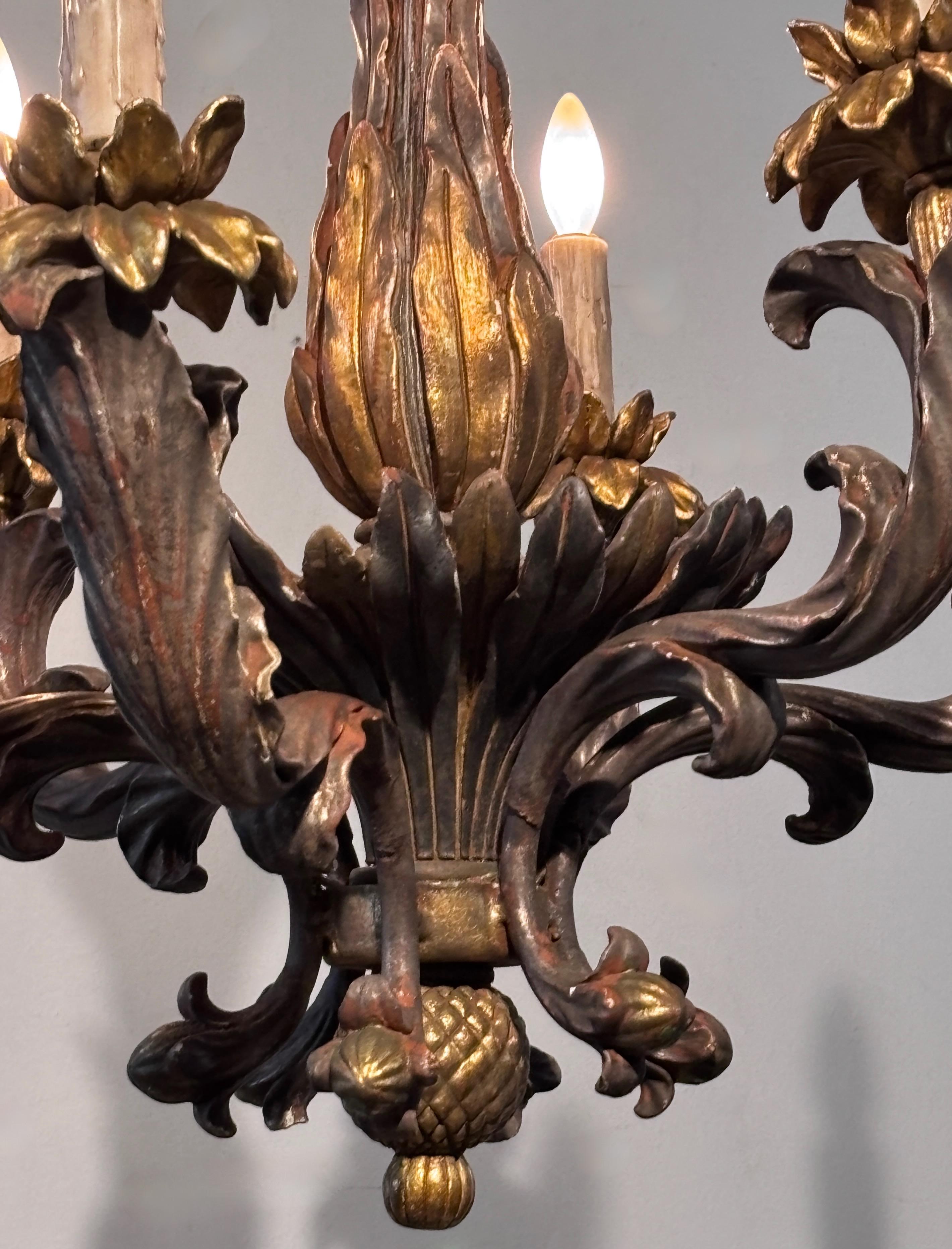 Italian Rococo Style Gilt Wood Light Fixture In condizioni buone in vendita a San Francisco, CA