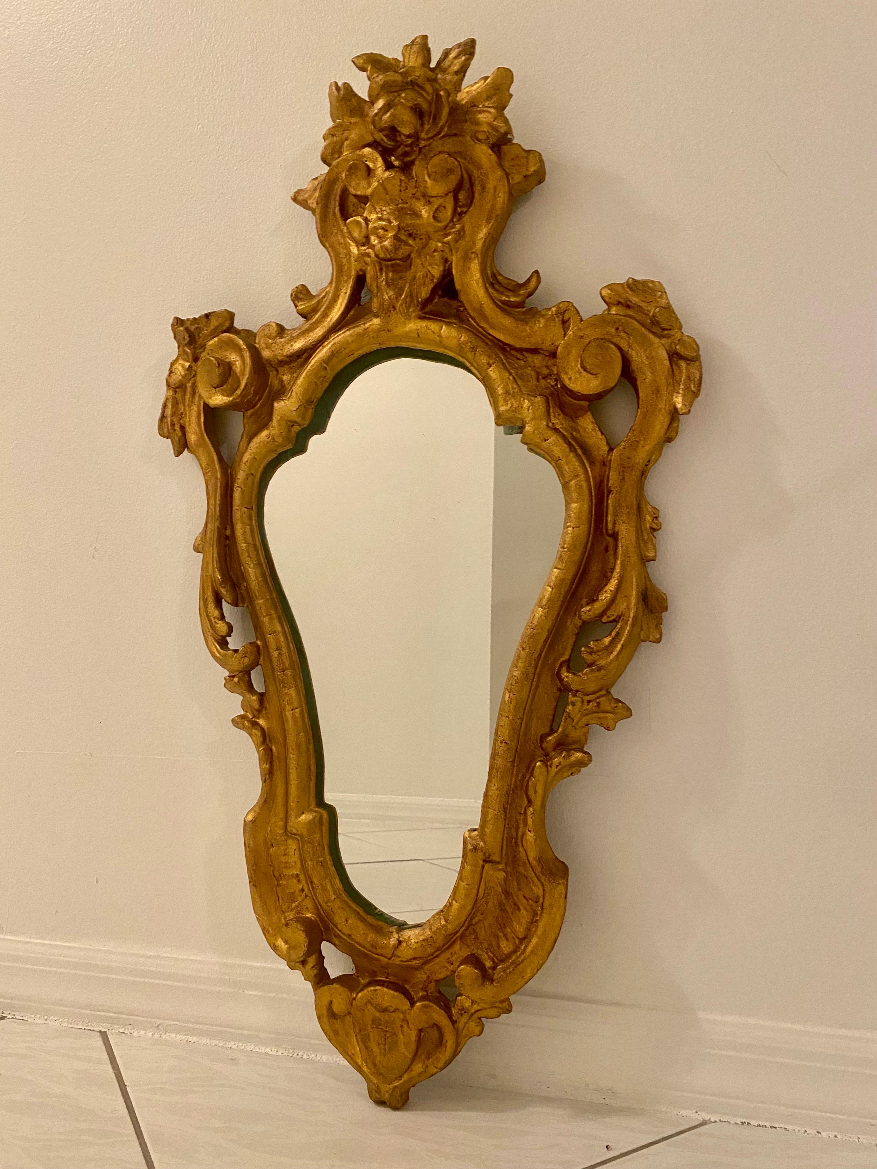 Italienischer Rokoko-Stil Vergoldeter Holzspiegel  im Angebot 7