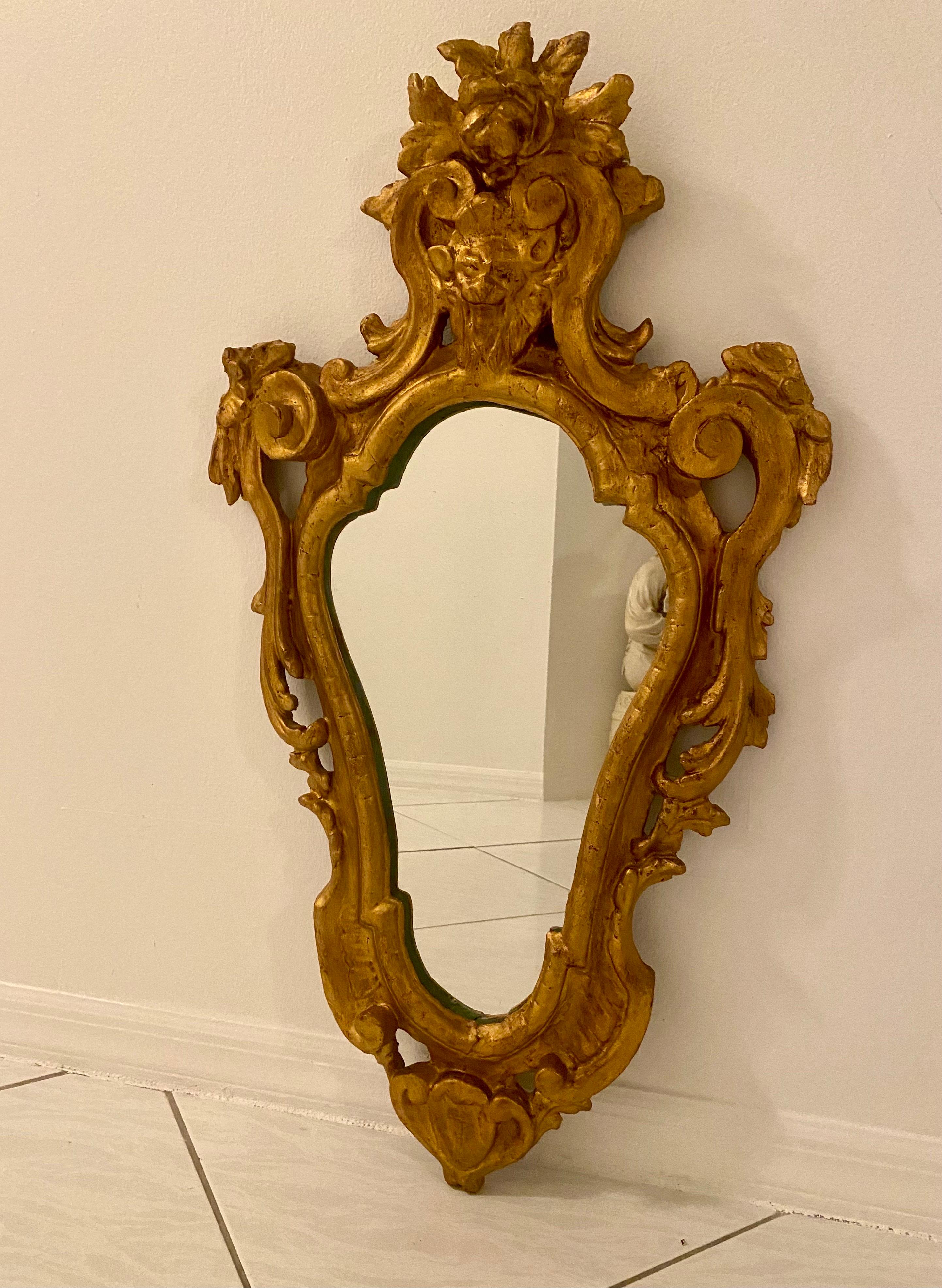 Italienischer Rokoko-Stil Vergoldeter Holzspiegel  im Angebot 2