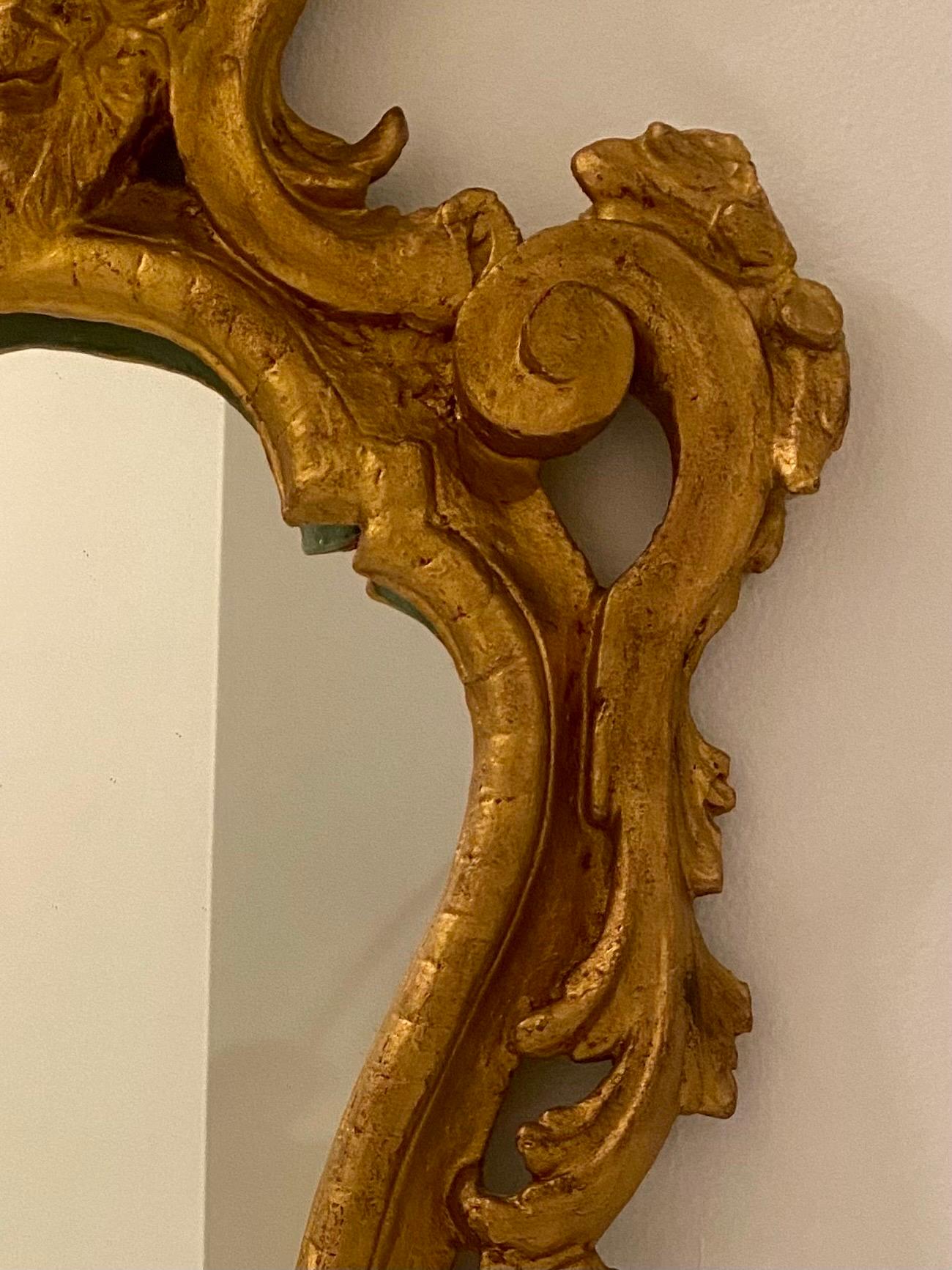 Italienischer Rokoko-Stil Vergoldeter Holzspiegel  im Angebot 3