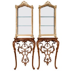 Vitrines italiennes de style rococo en bois doré