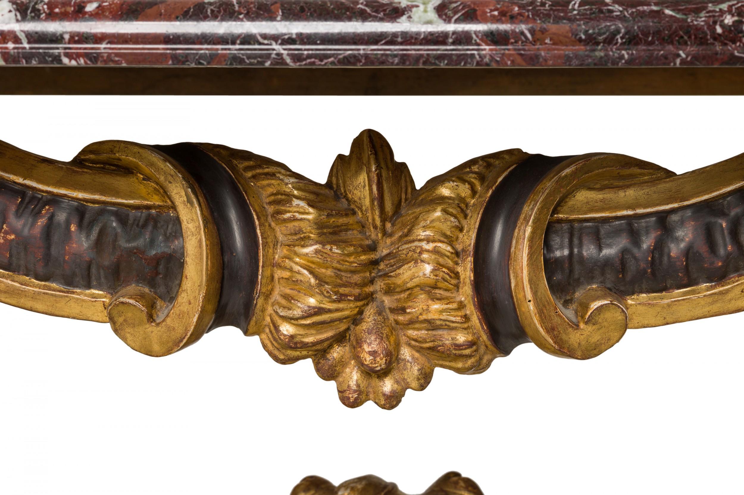 Conso italien de style rococo en bois doré vert et marbre bourgogne foncé à motif de volutes en vente 4